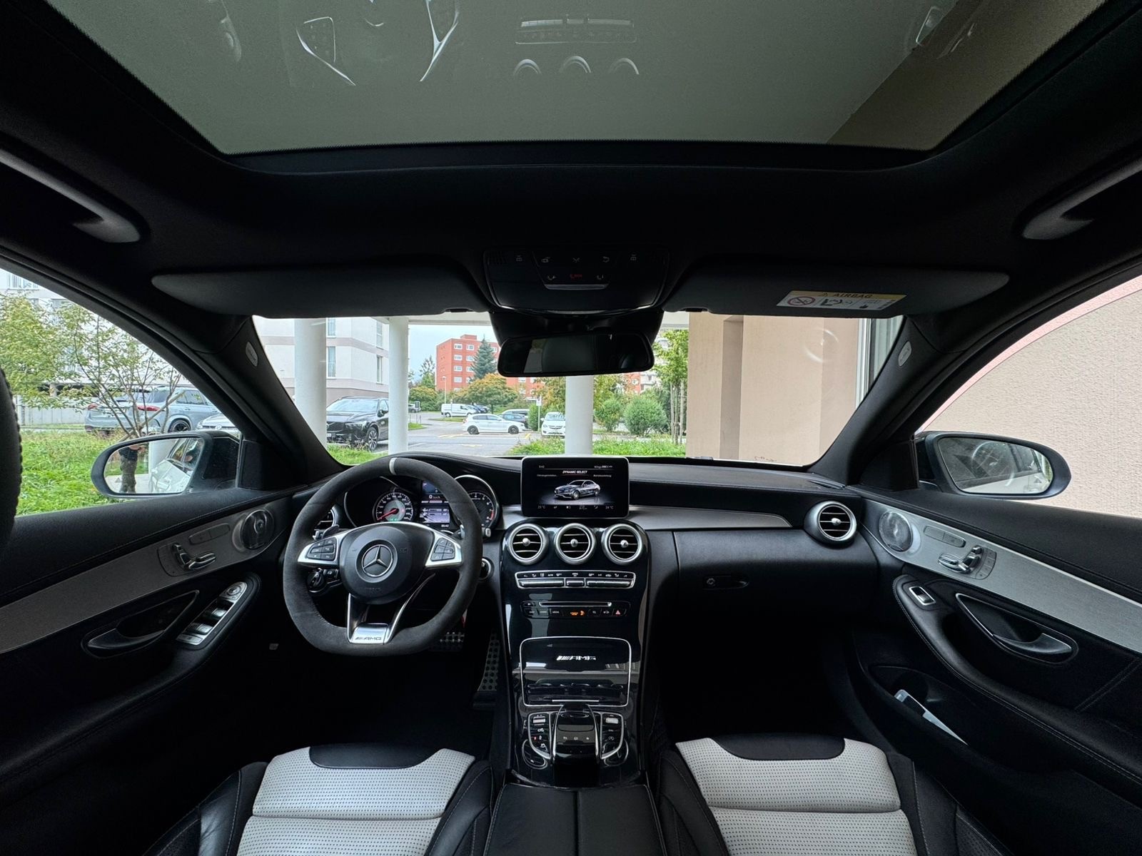 MERCEDES-BENZ C 63 AMG Speedshift-image-9