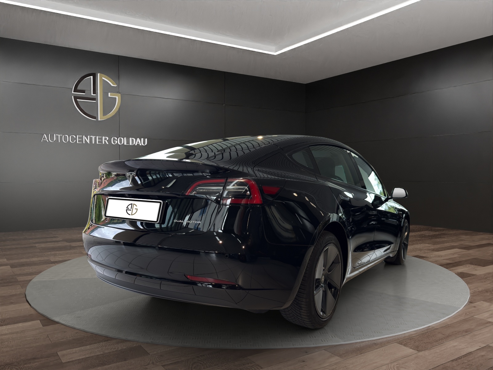 TESLA Model 3 Long Range Dual Motor AWD-image-3