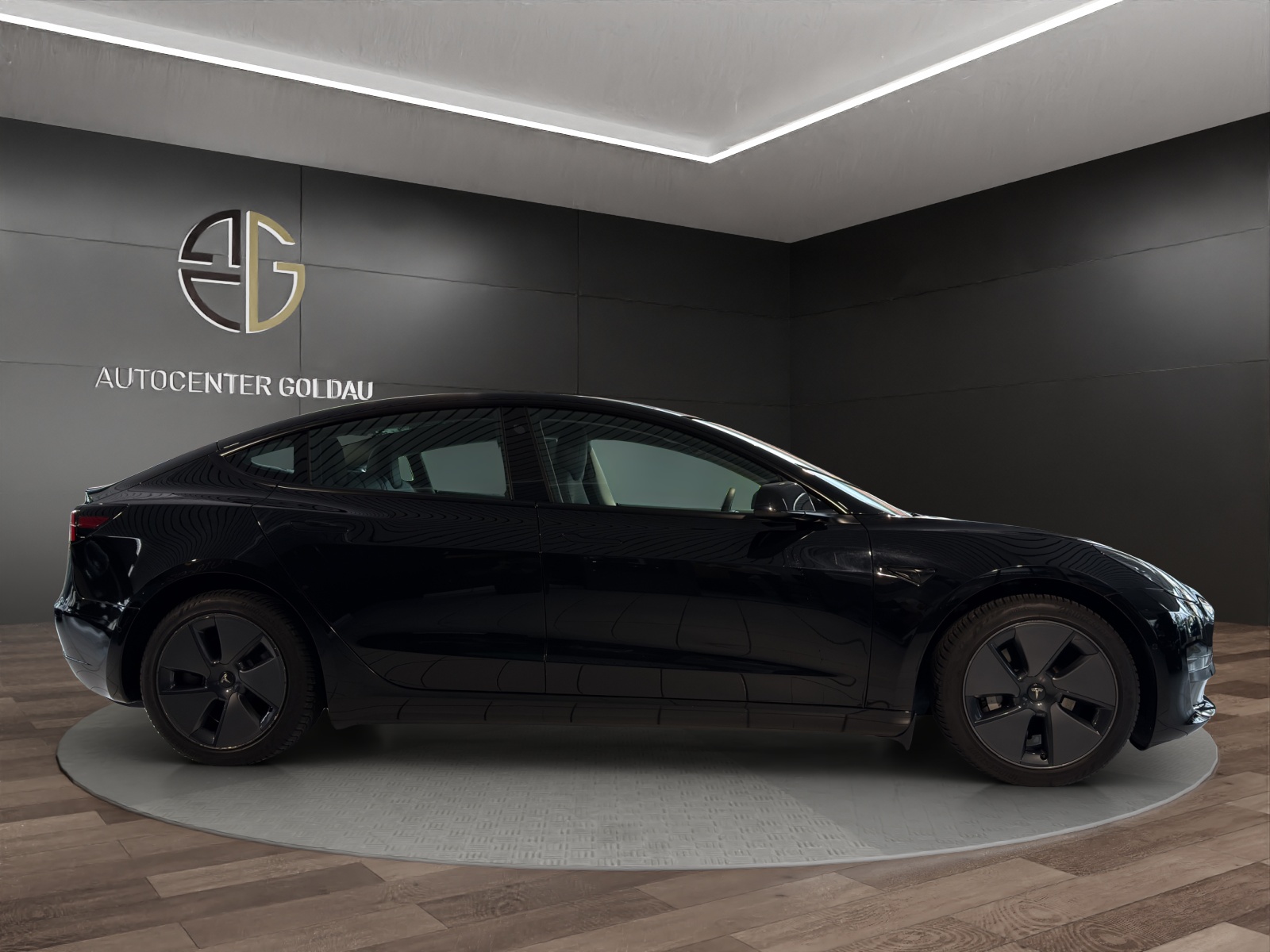 TESLA Model 3 Long Range Dual Motor AWD-image-4