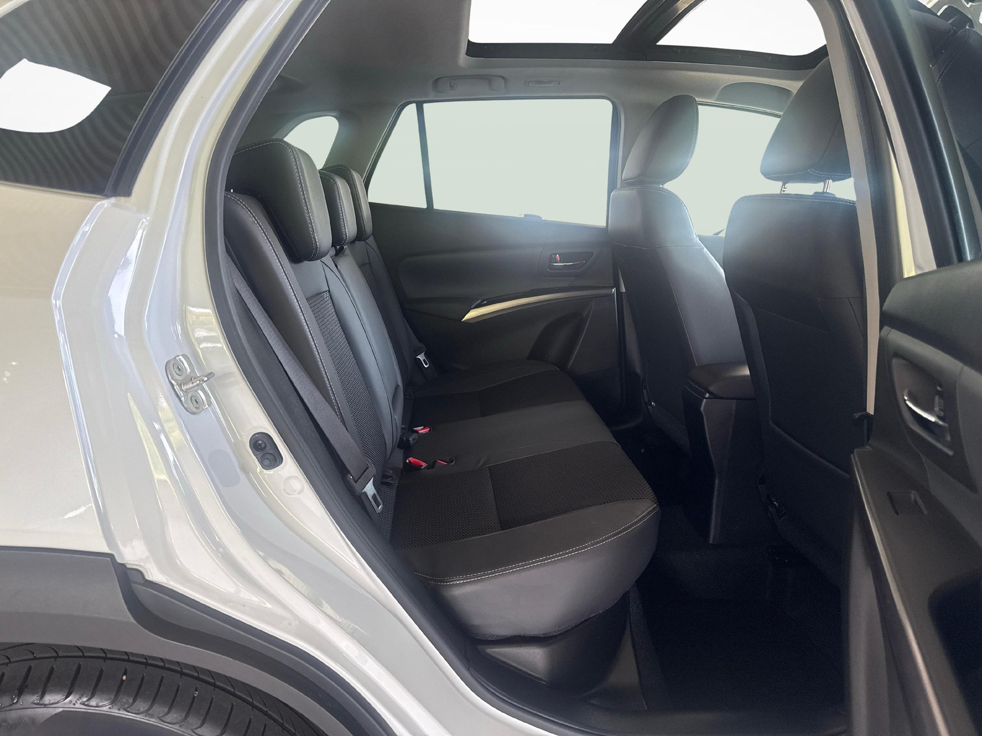 SUZUKI S-Cross 1.4 T Compact Top Hybrid 4x4-image-10