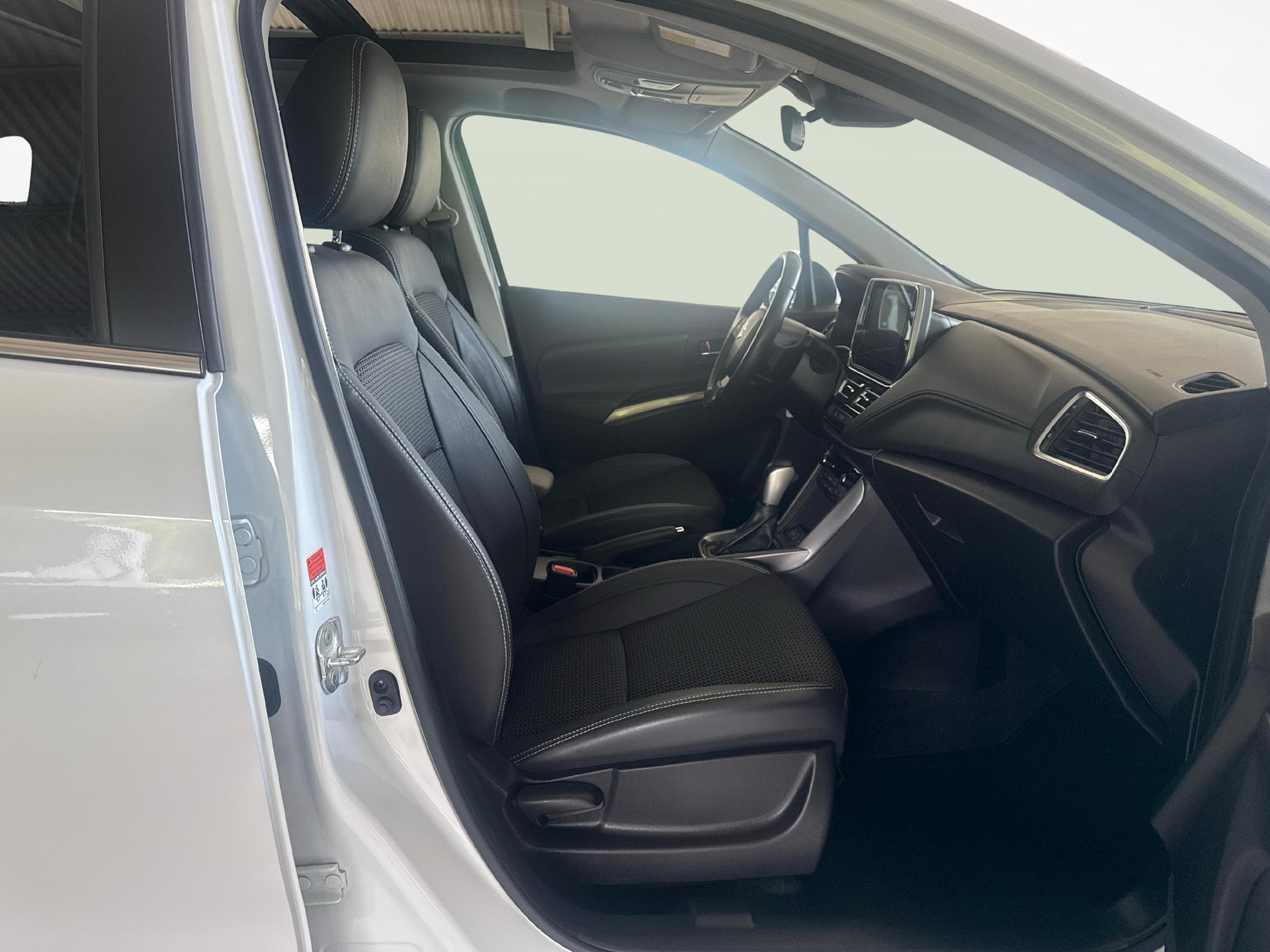 SUZUKI S-Cross 1.4 T Compact Top Hybrid 4x4-image-8