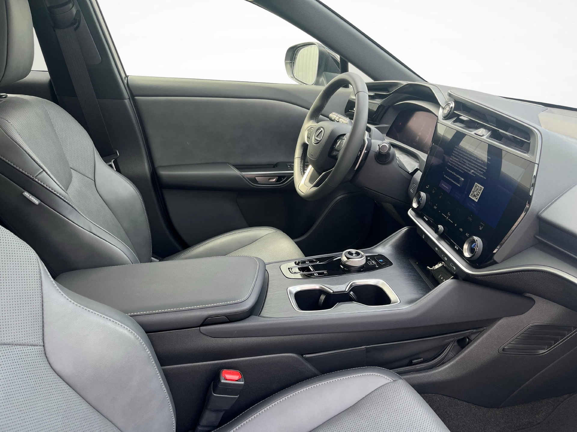 LEXUS RZ 450e Comfort-image-9