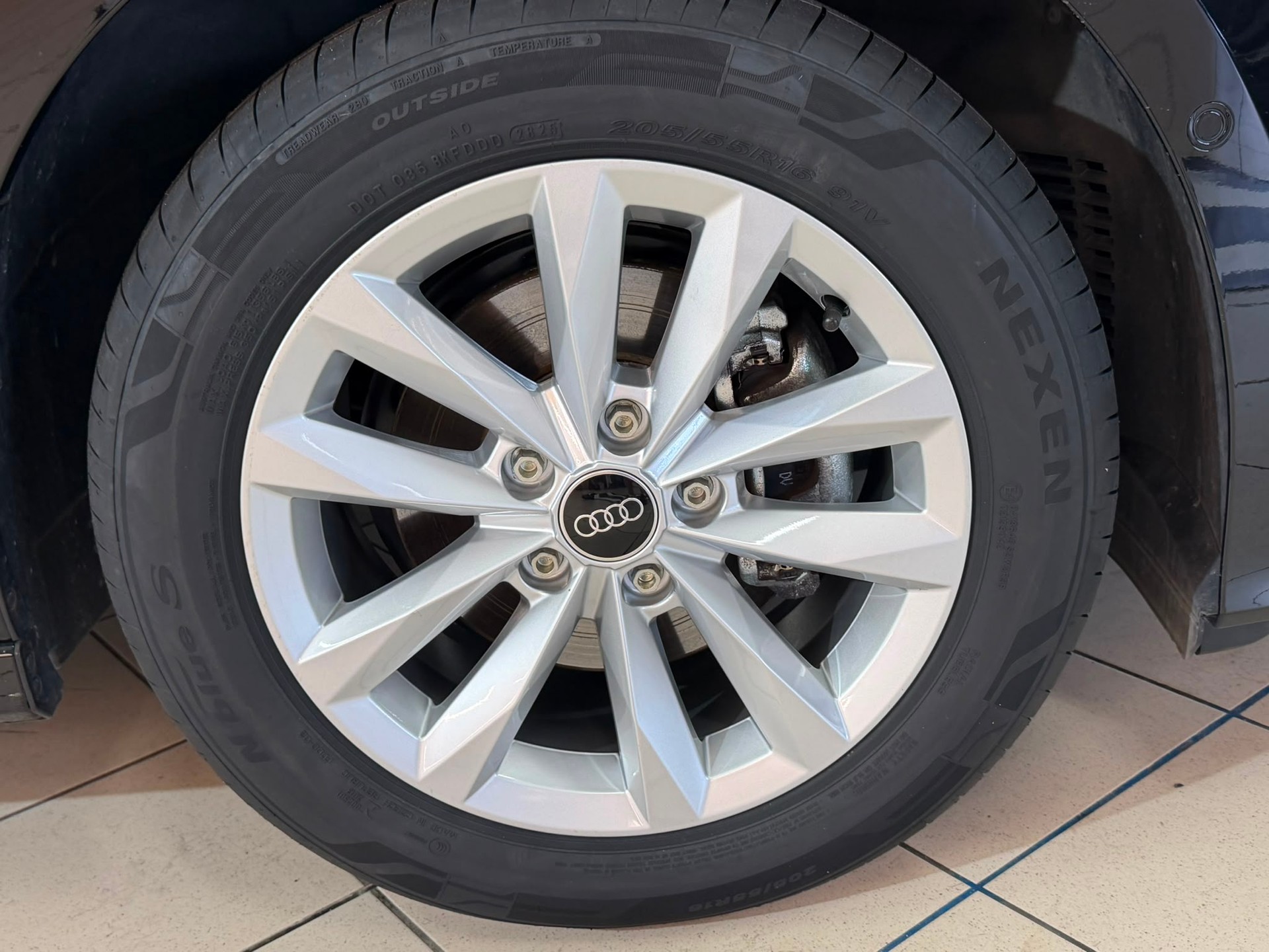 AUDI Limousine 2.0 TDI S-Tronic-image-4