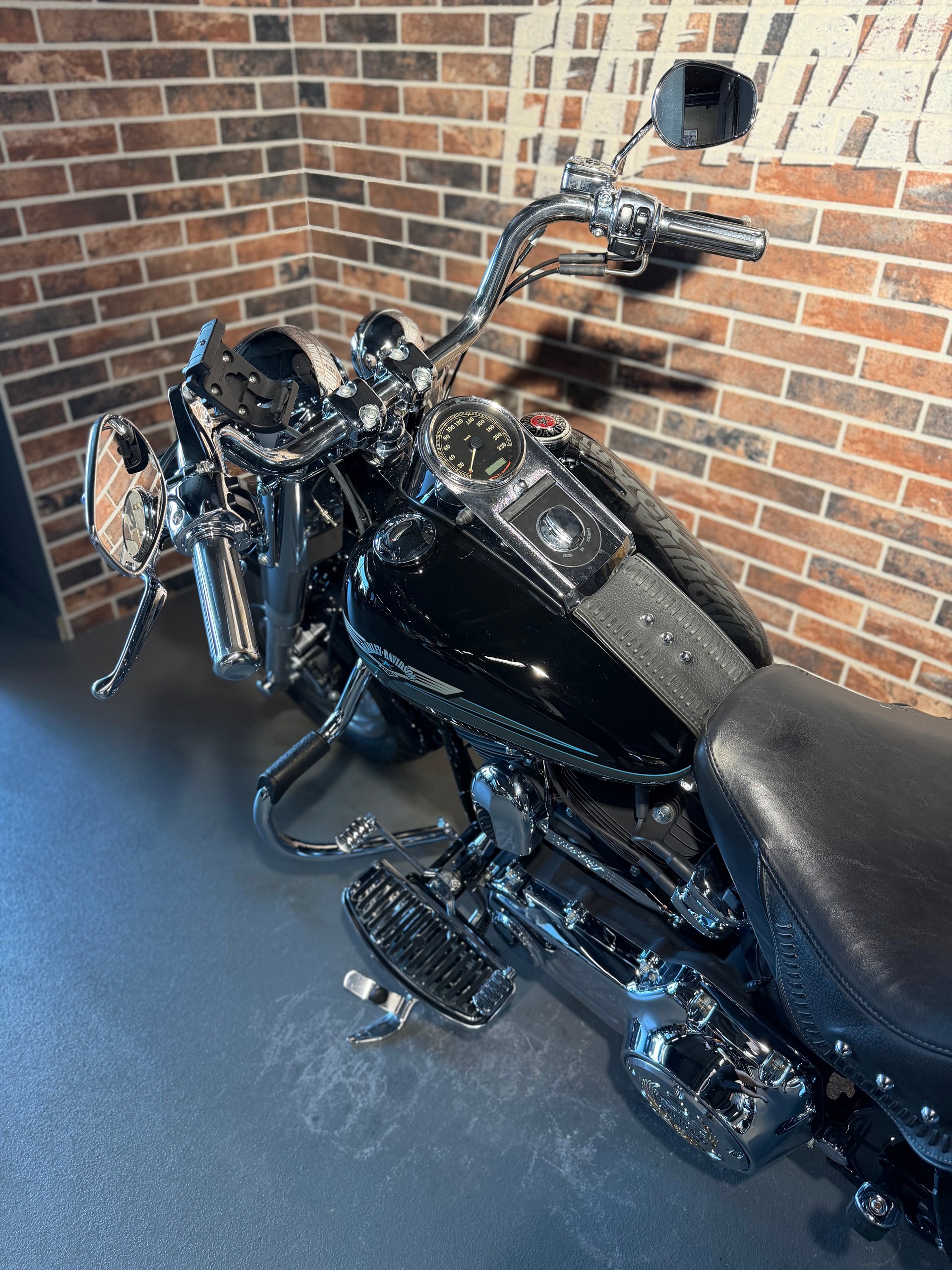 HARLEY-DAVIDSON FLSTFI Fat Boy-image-4