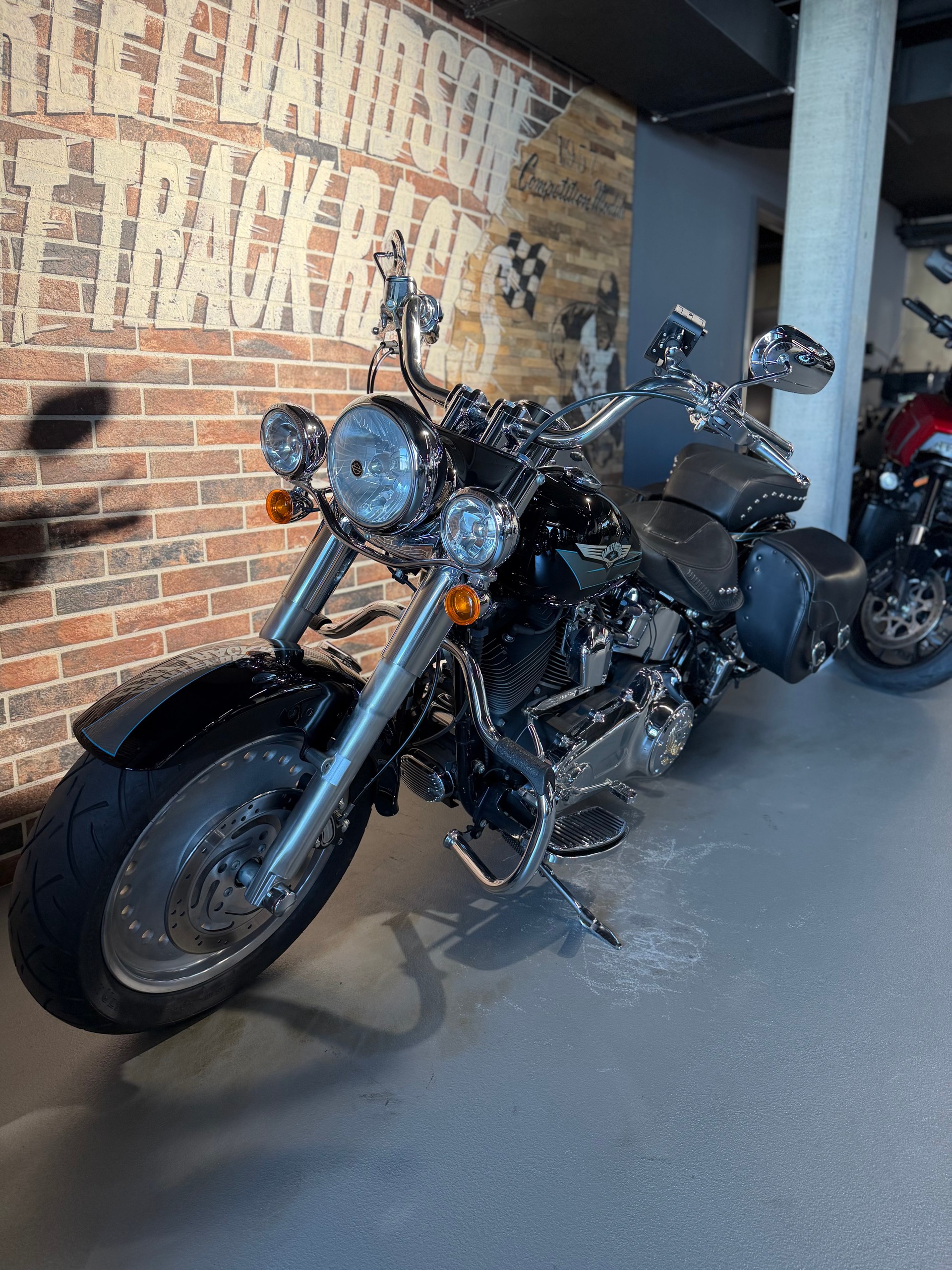 HARLEY-DAVIDSON FLSTFI Fat Boy-showroom-element-3