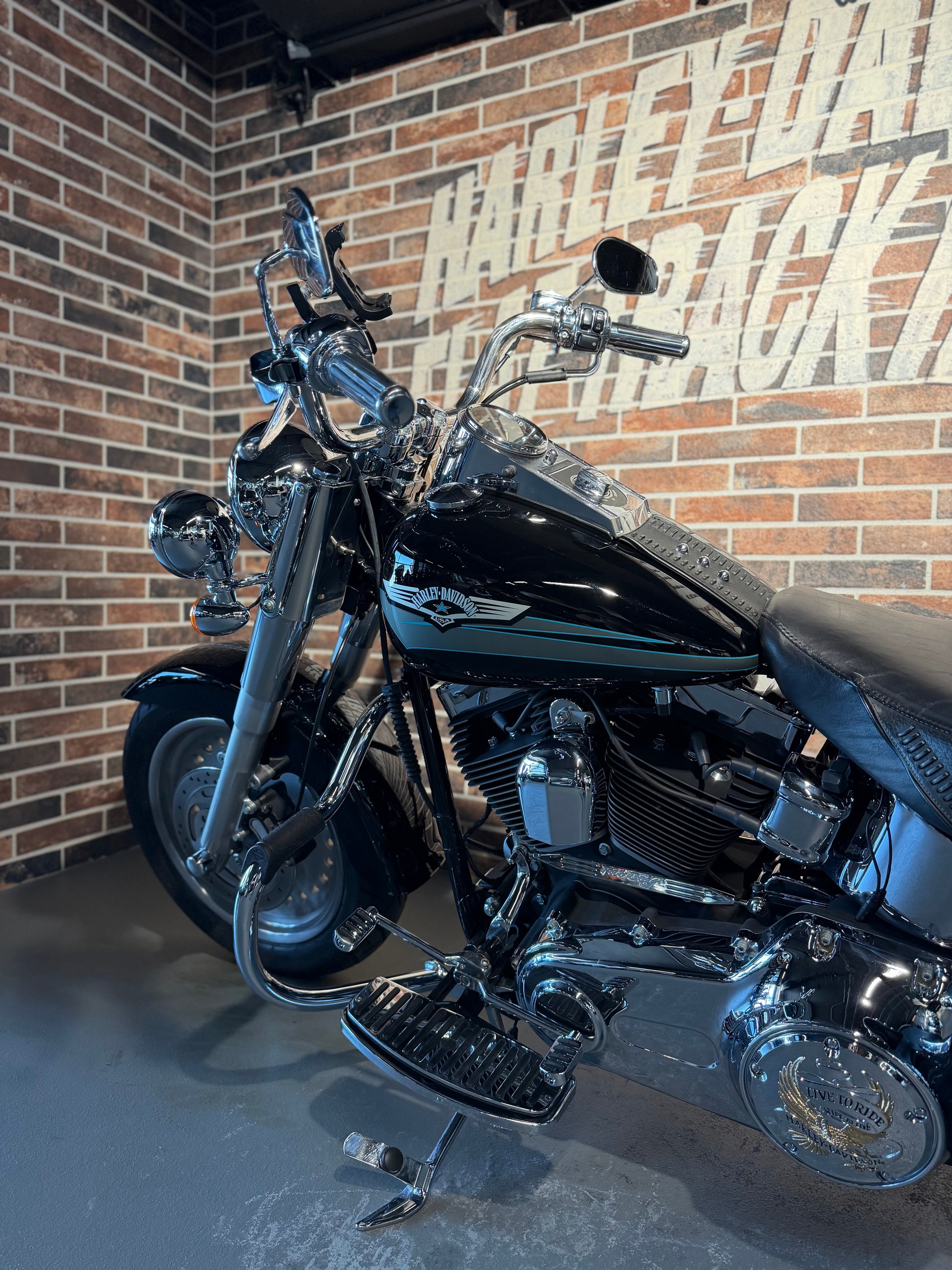 HARLEY-DAVIDSON FLSTFI Fat Boy-showroom-element-1