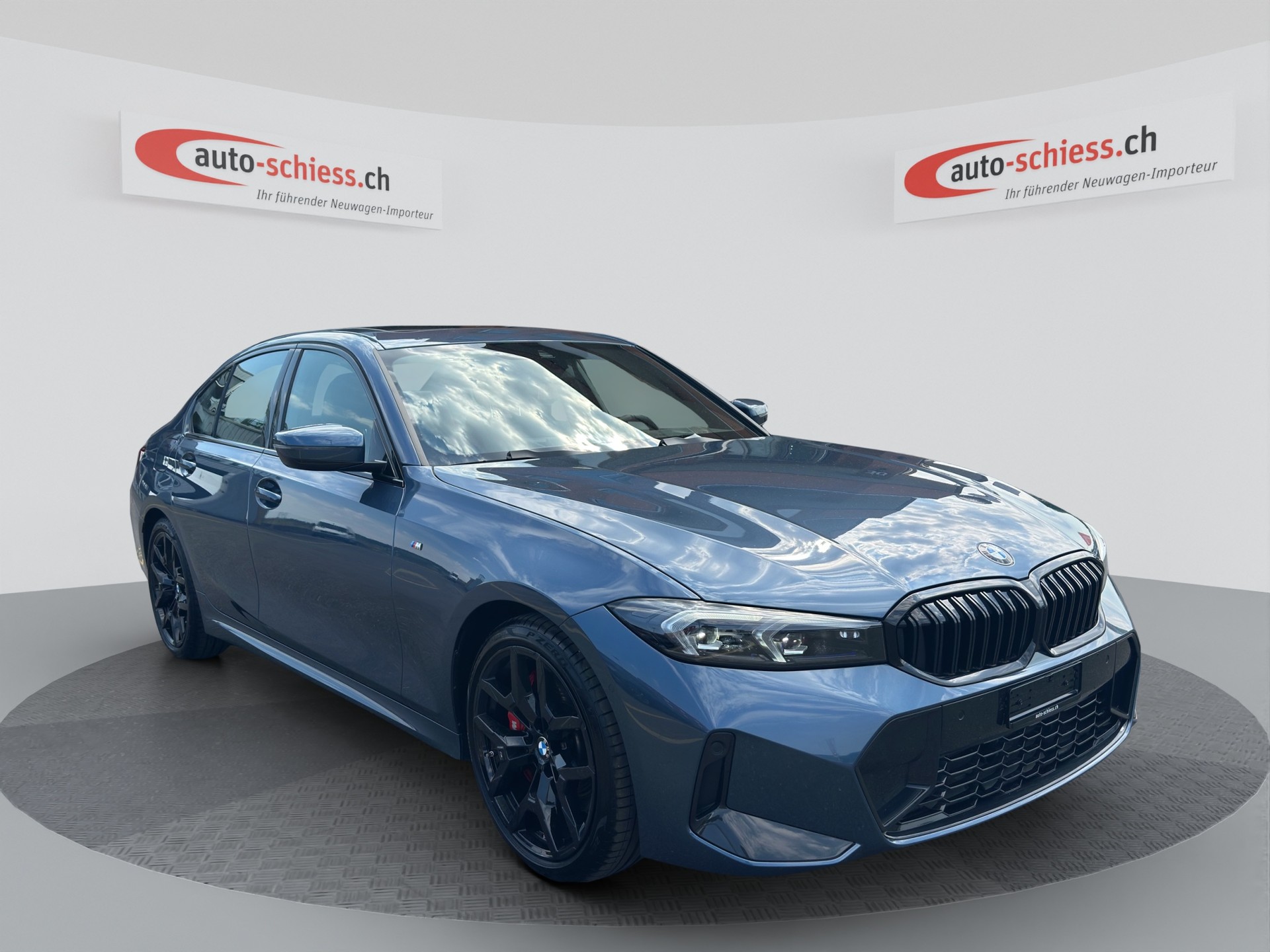 BMW 330d xDrive 48V Steptronic M Sport Pro-image-0