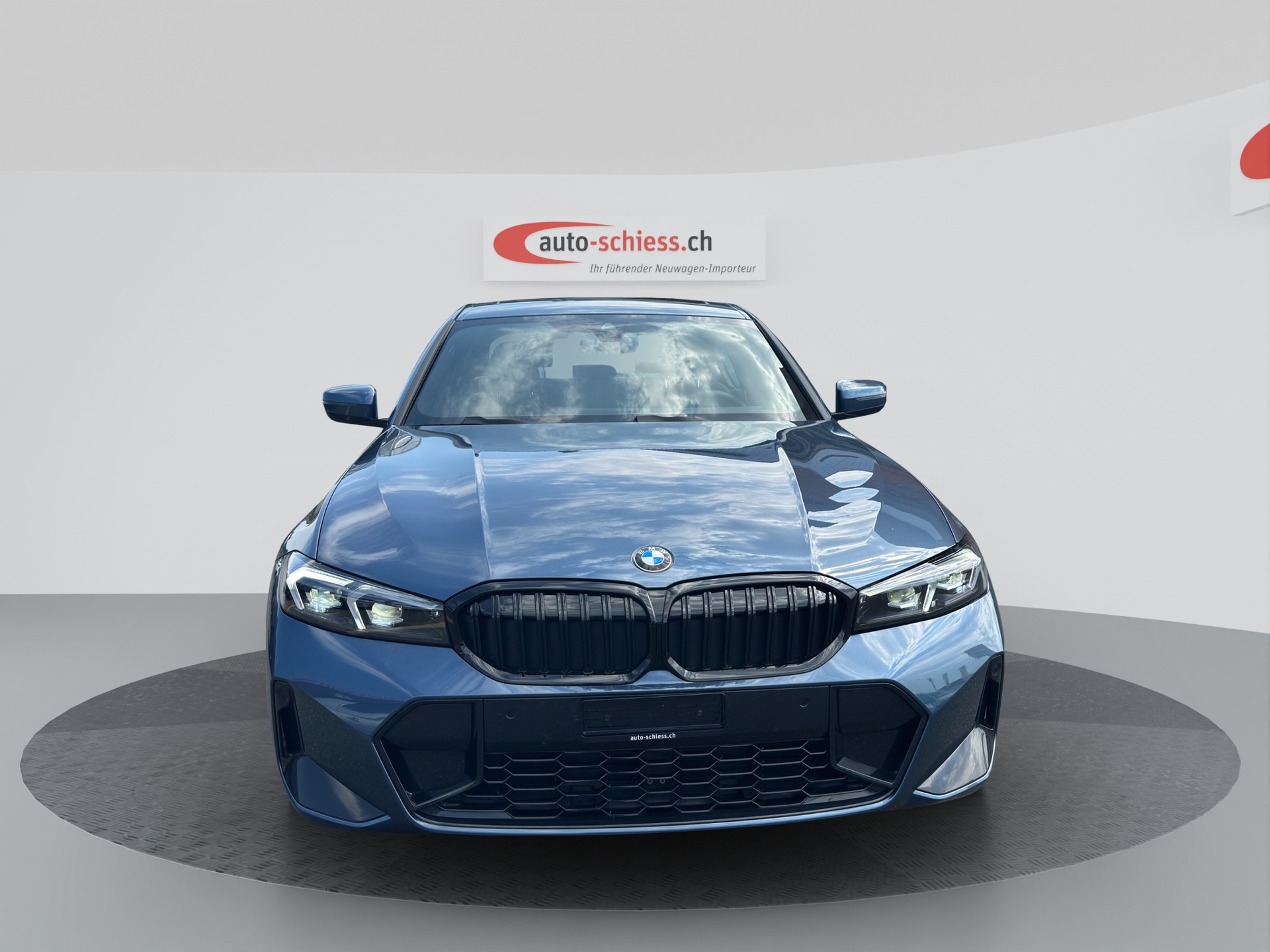 BMW 330d xDrive 48V Steptronic M Sport Pro-image-1