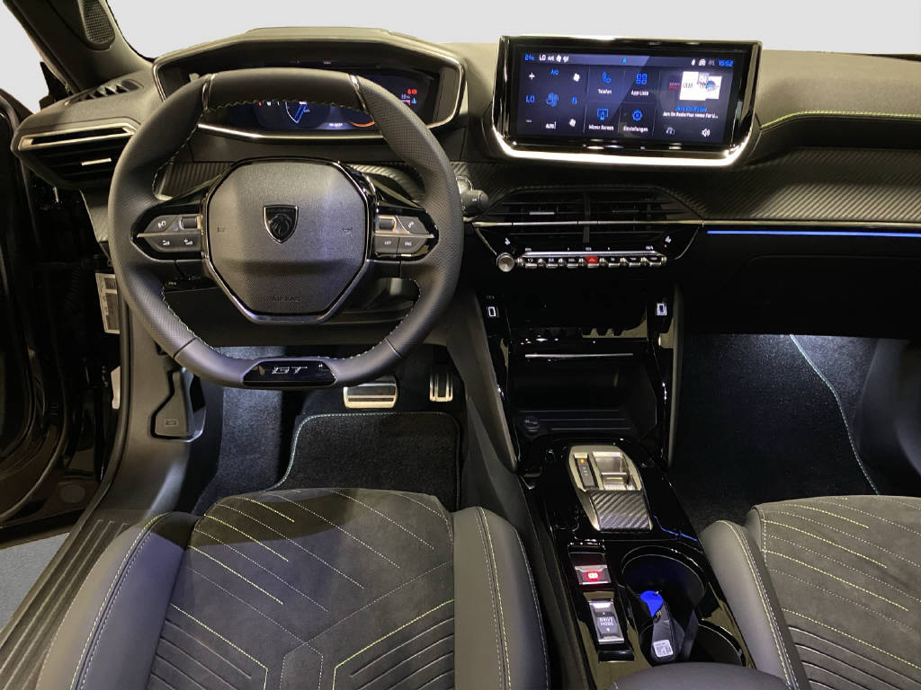 PEUGEOT 2008 1.2 Hybrid 145 GT-image-9