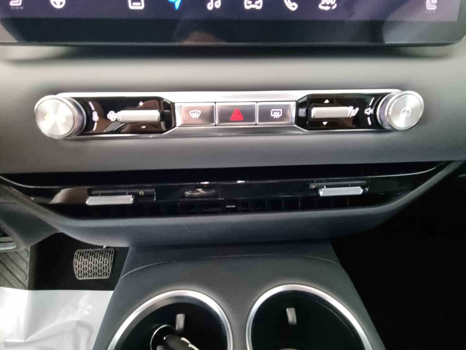 MG MG S5 EV 64kWh Luxury RWD-image-14