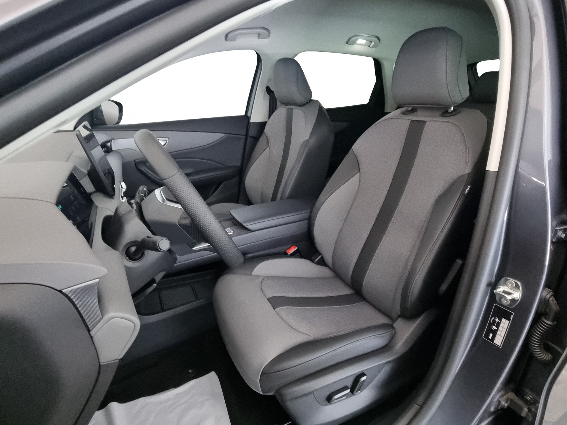 MG MG S5 EV 64kWh Luxury RWD-image-5