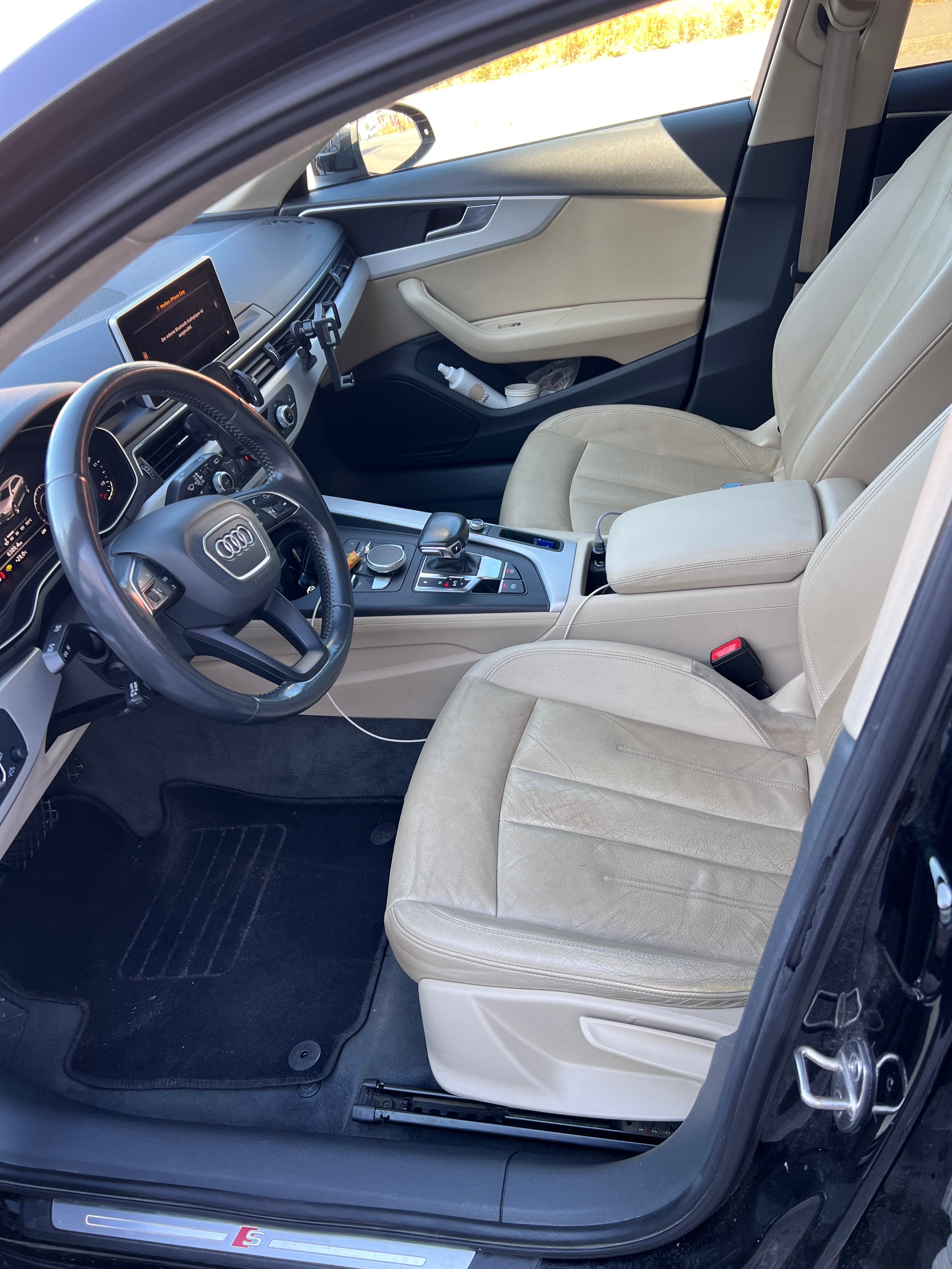 AUDI 2.0 TDI 190 Design S-Tronic-image-4