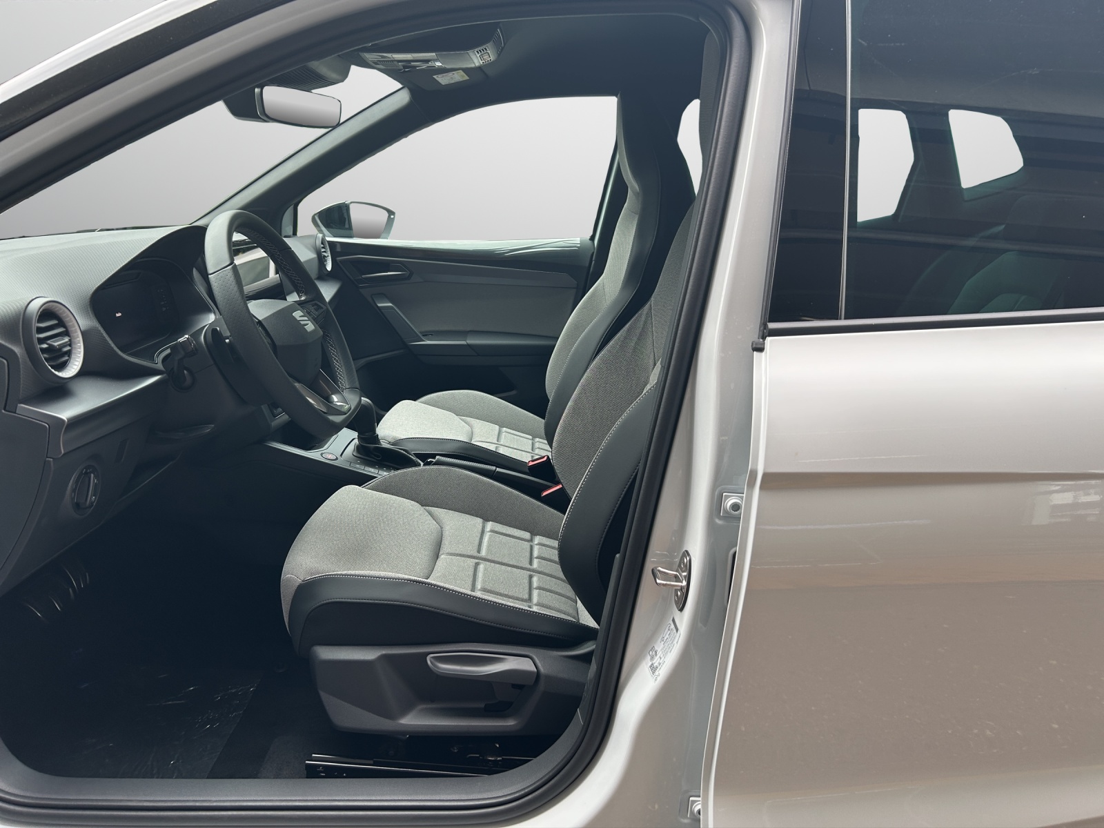 SEAT Arona 1.5 Eco TSI Move FR DSG-image-4