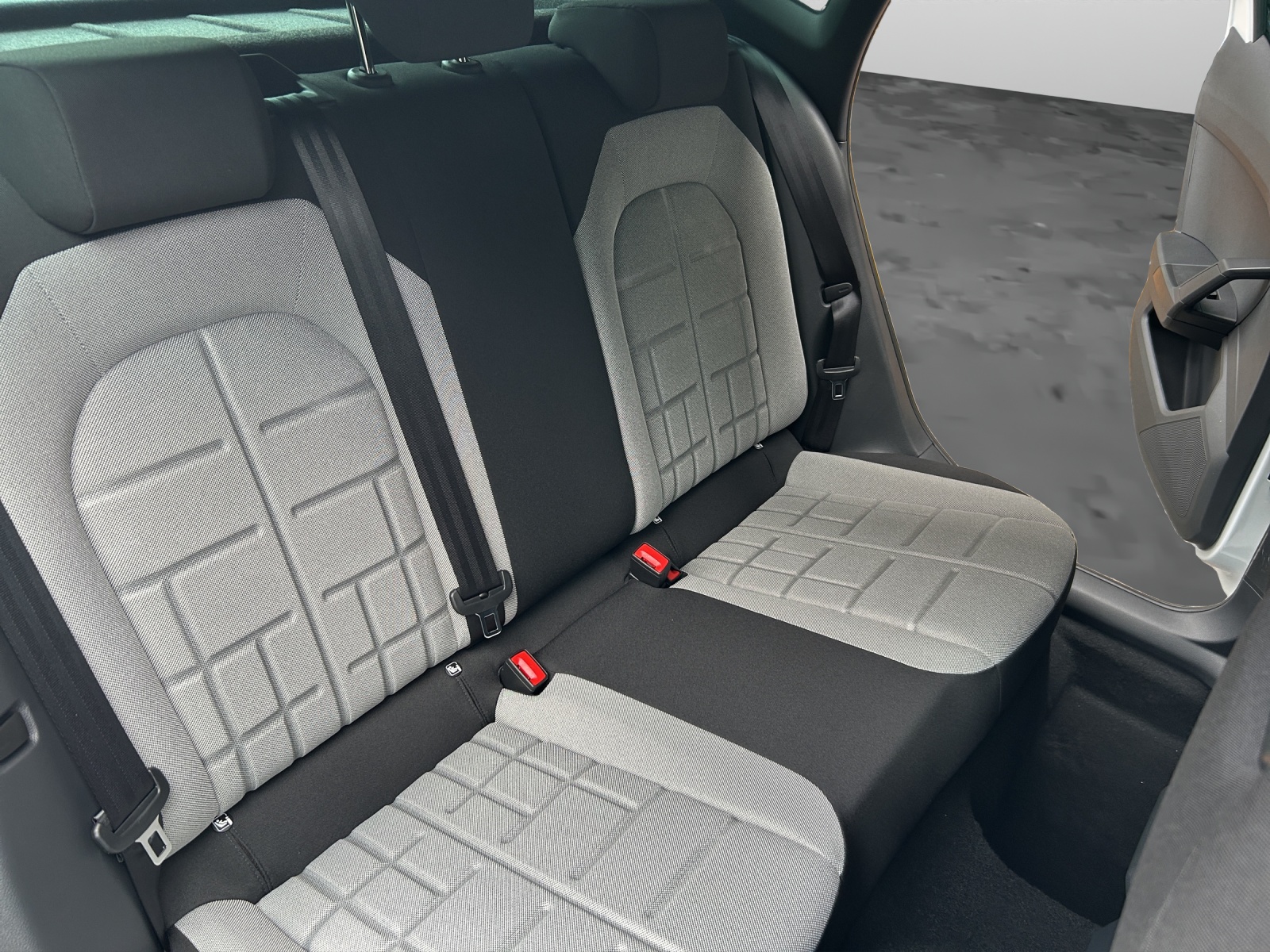 SEAT Arona 1.5 Eco TSI Move FR DSG-image-9
