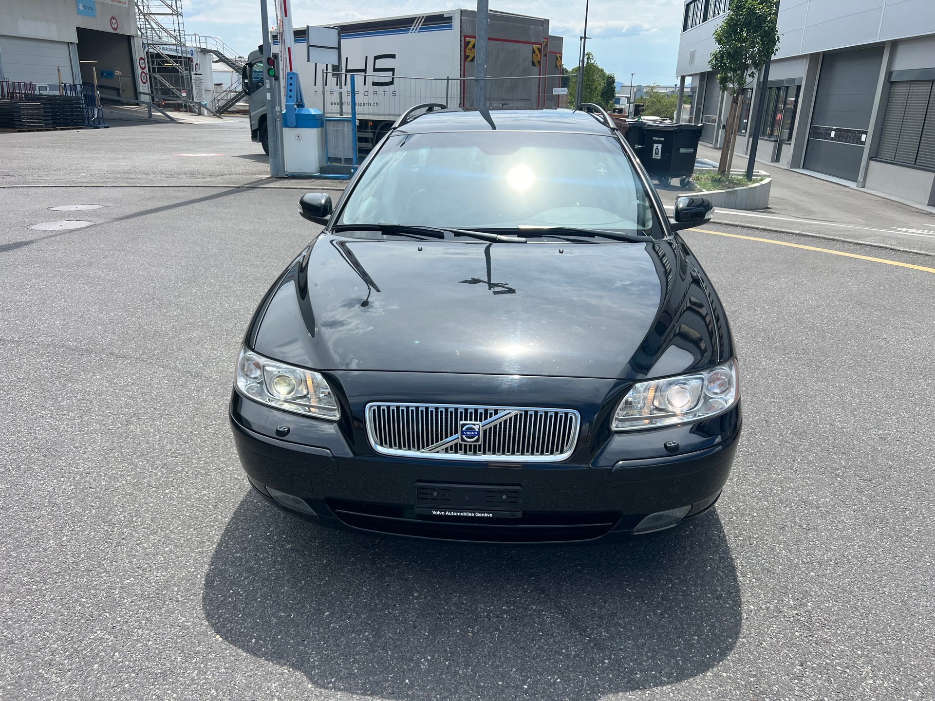 VOLVO V70 2.4D Momentum-image-1