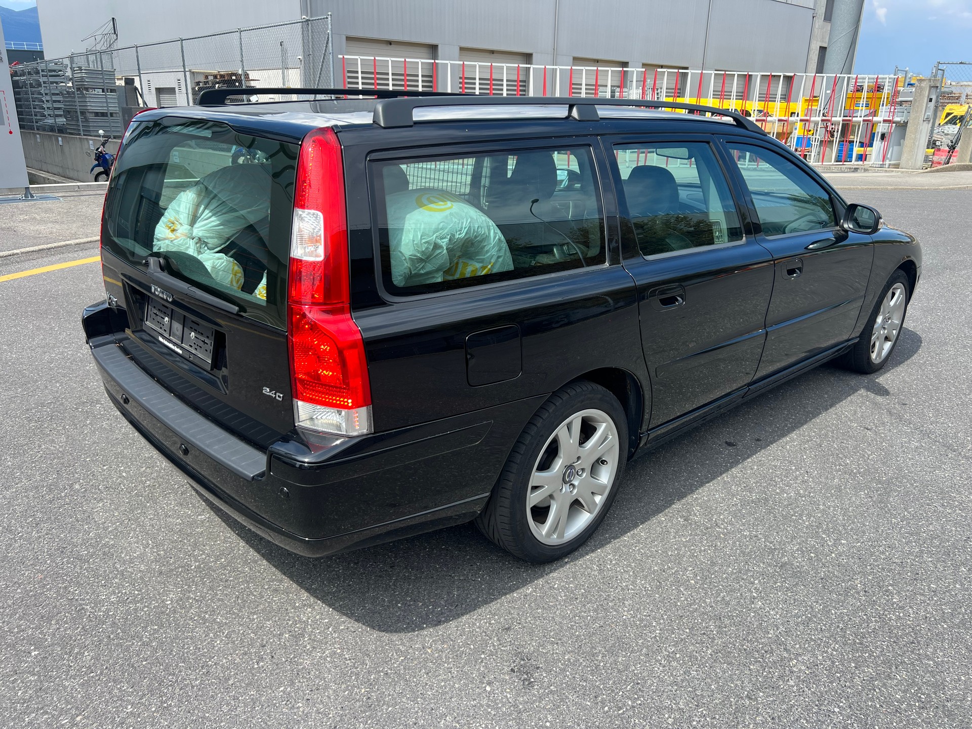VOLVO V70 2.4D Momentum-image-5