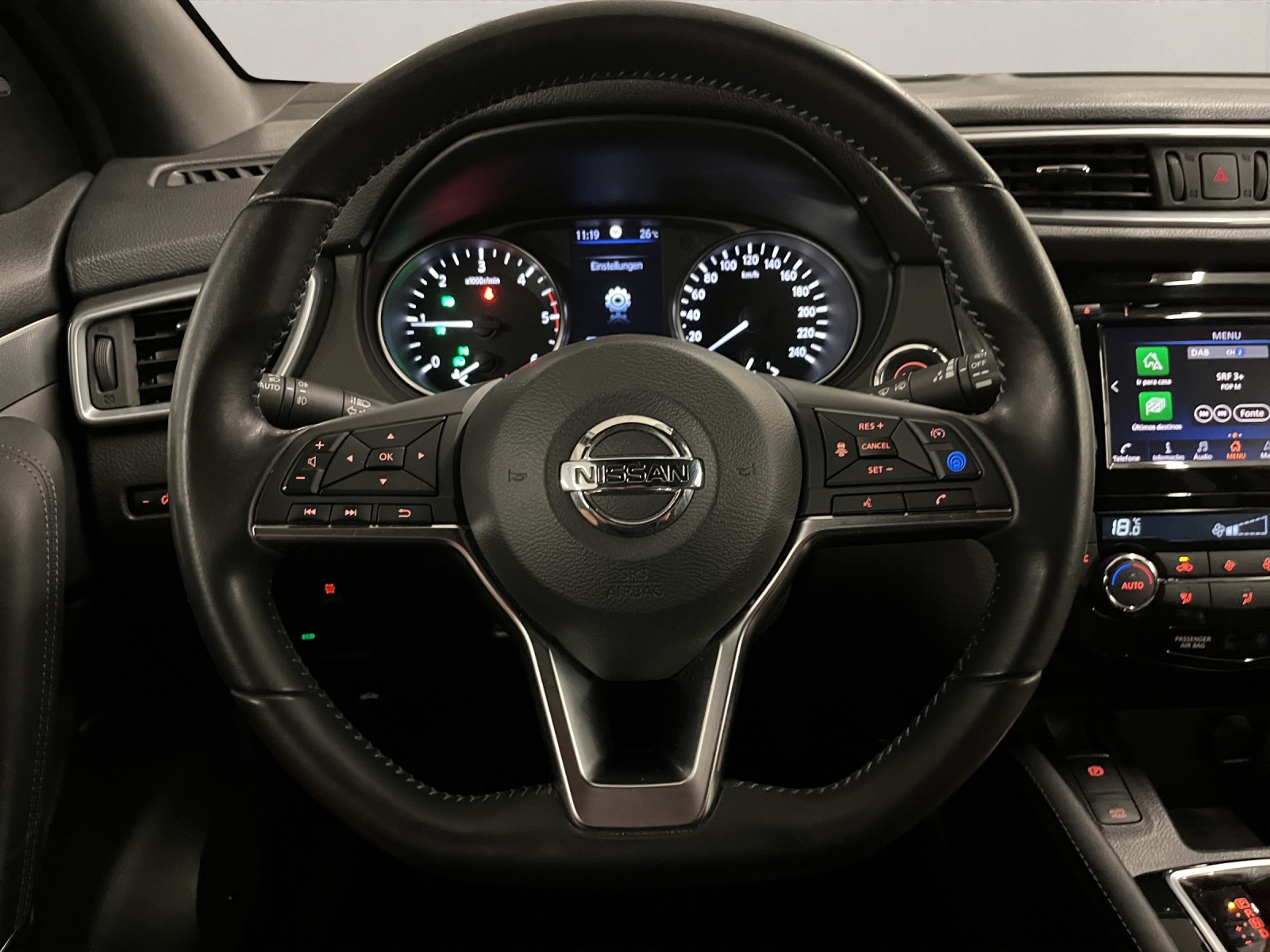 NISSAN Qashqai 1.7 dCi Tekna+ 4x4-image-8
