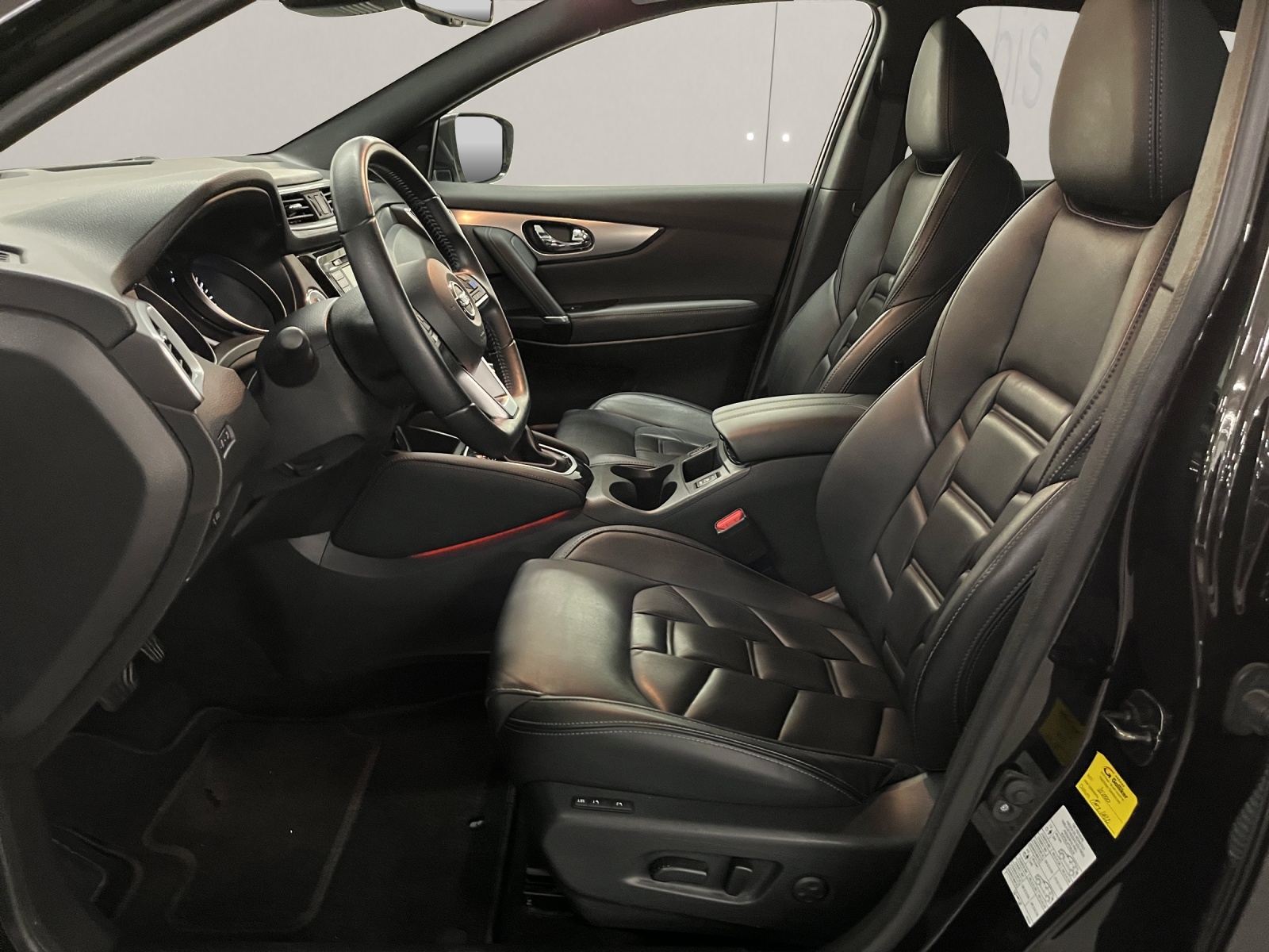 NISSAN Qashqai 1.7 dCi Tekna+ 4x4-image-6