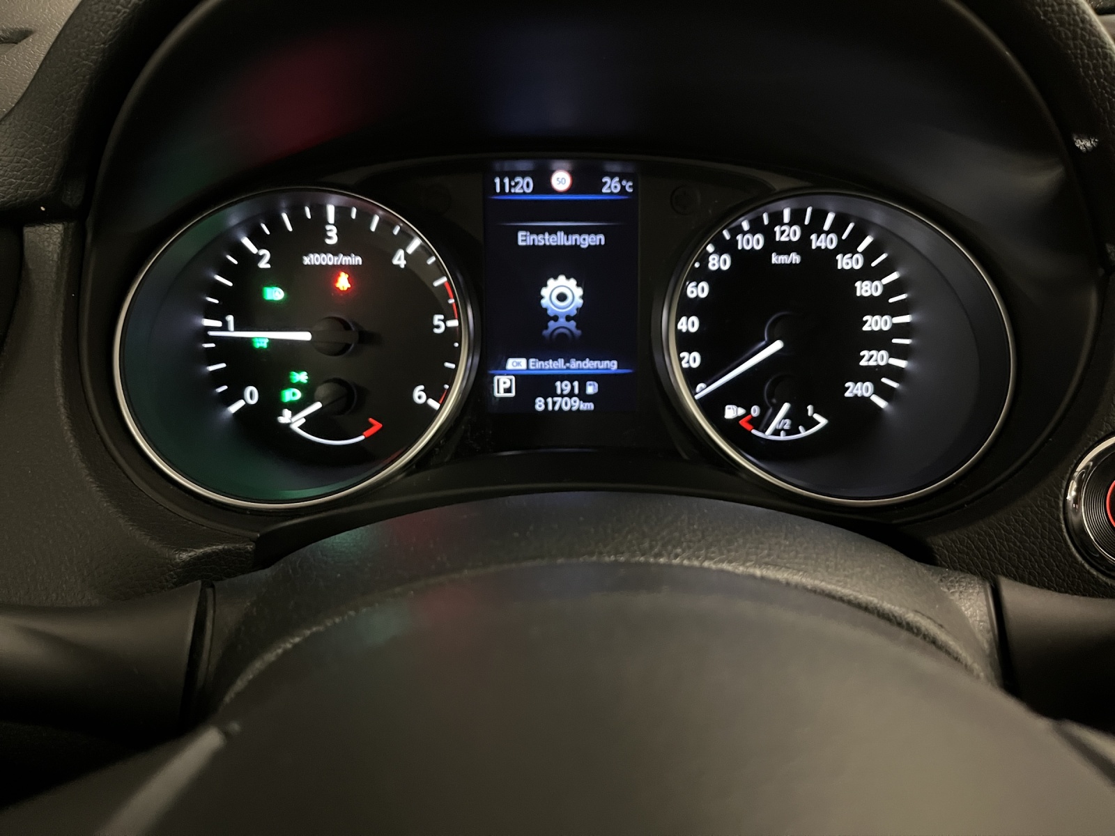 NISSAN Qashqai 1.7 dCi Tekna+ 4x4-image-9
