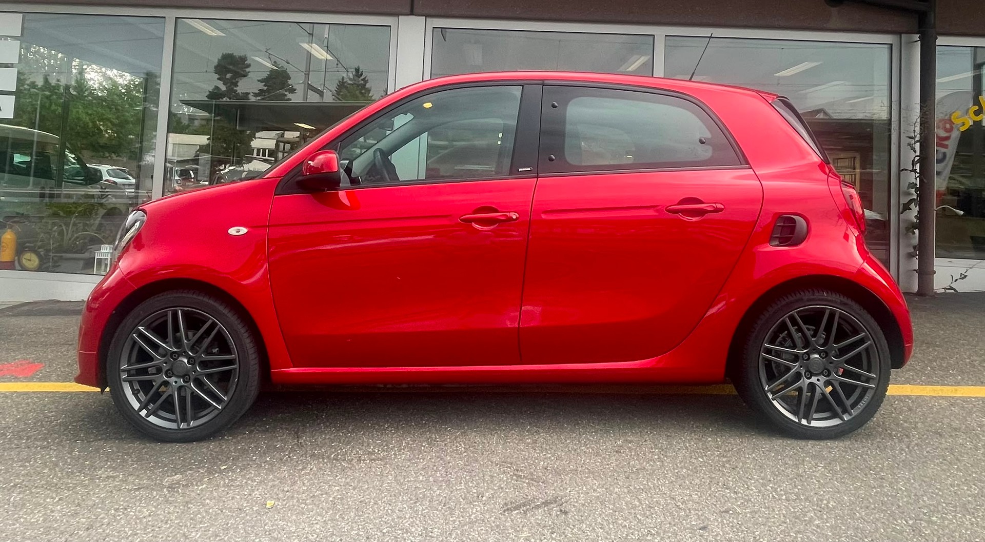 SMART forfour passion twinmatic BRABUS Sport-Paket CH-Auto-image-0