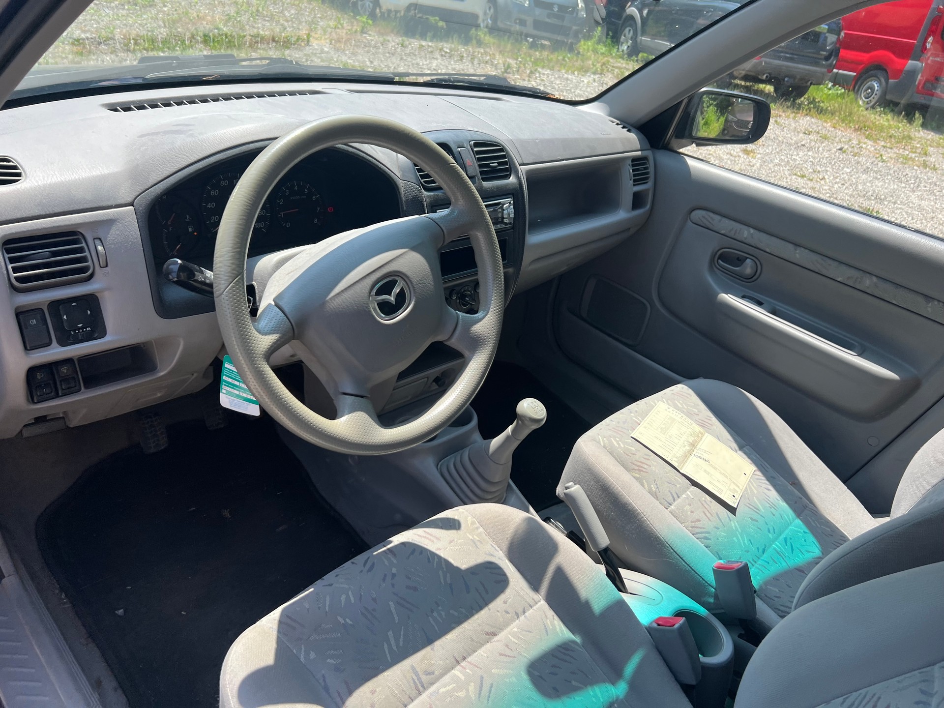 MAZDA Demio 1.5i-16 High ABS-image-8