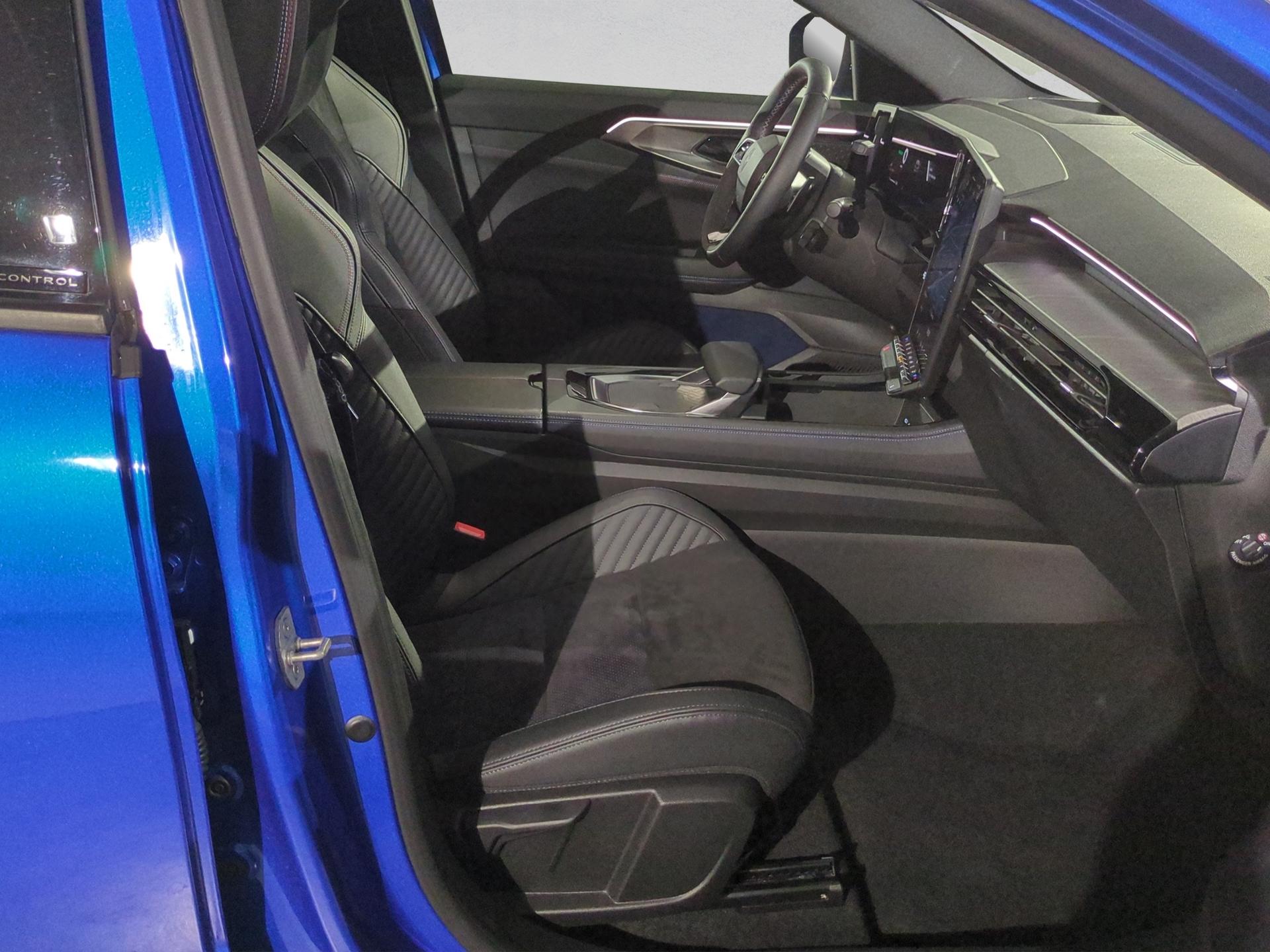 RENAULT Rafale 1.2 E-Tech Hybrid 200 Esprit Alpine-image-16