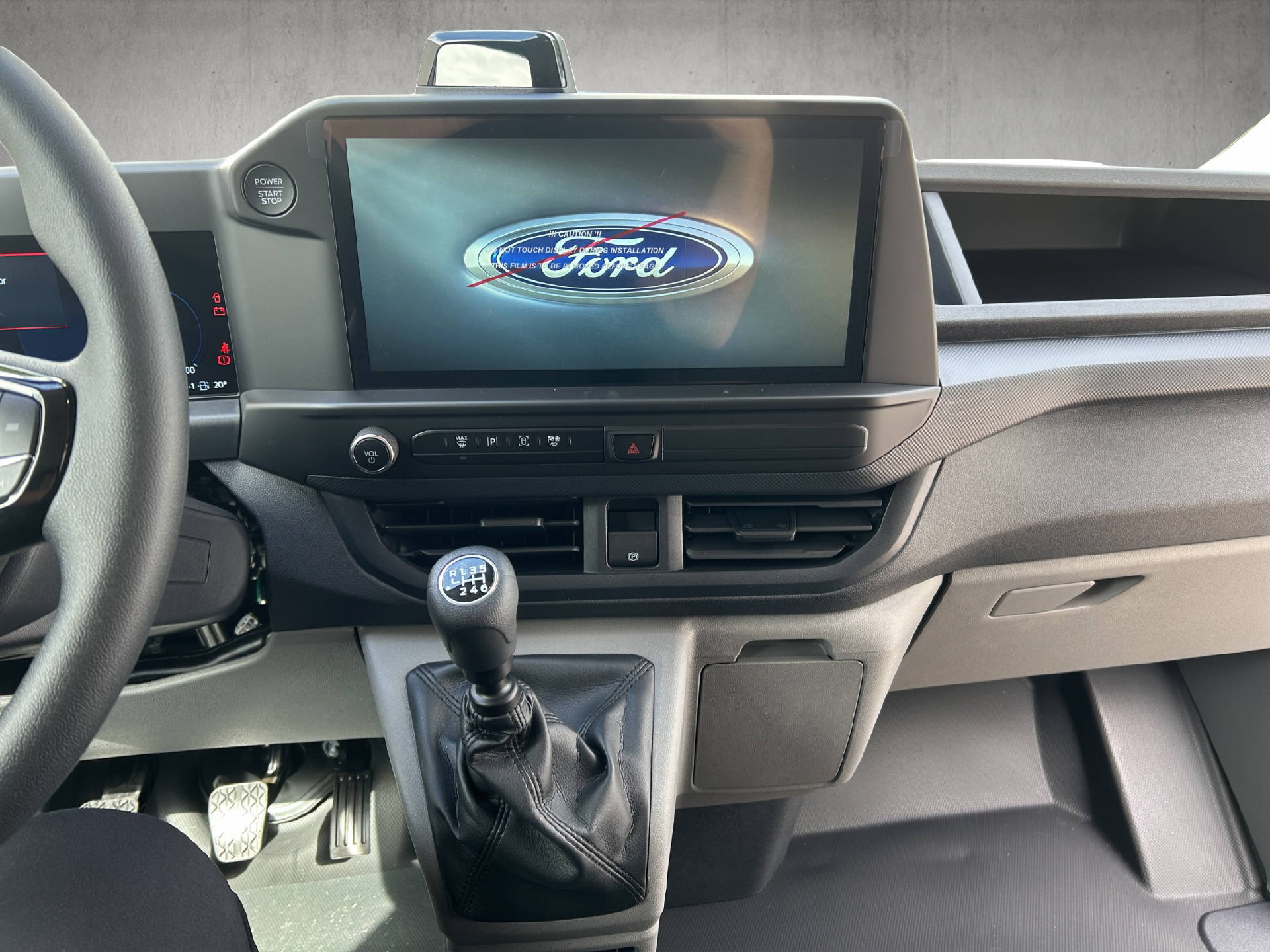 FORD Transit Custom Van 280 L1 2.0 EcoBlue 136 Trend-image-15