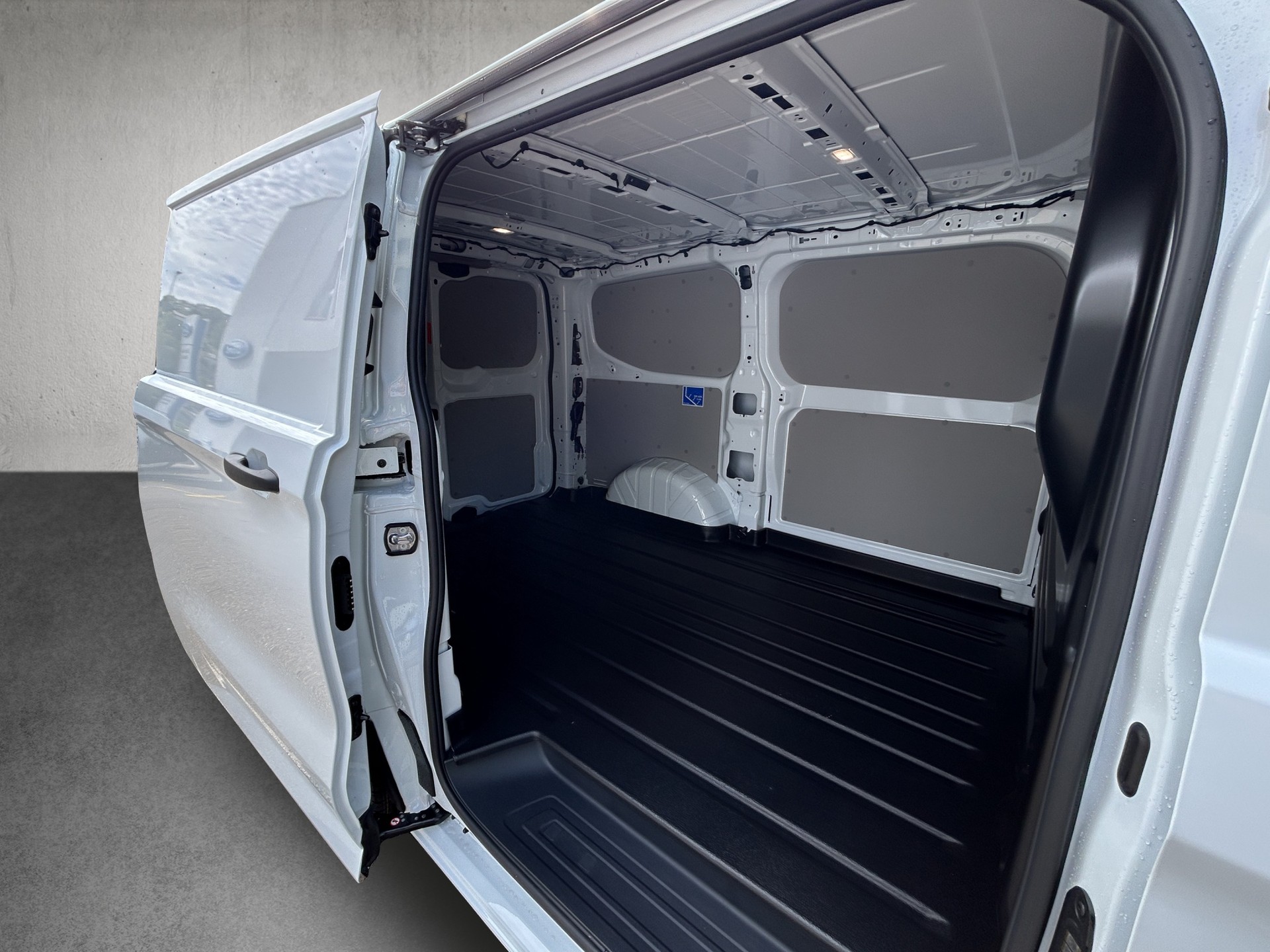 FORD Transit Custom Van 280 L1 2.0 EcoBlue 136 Trend-image-13