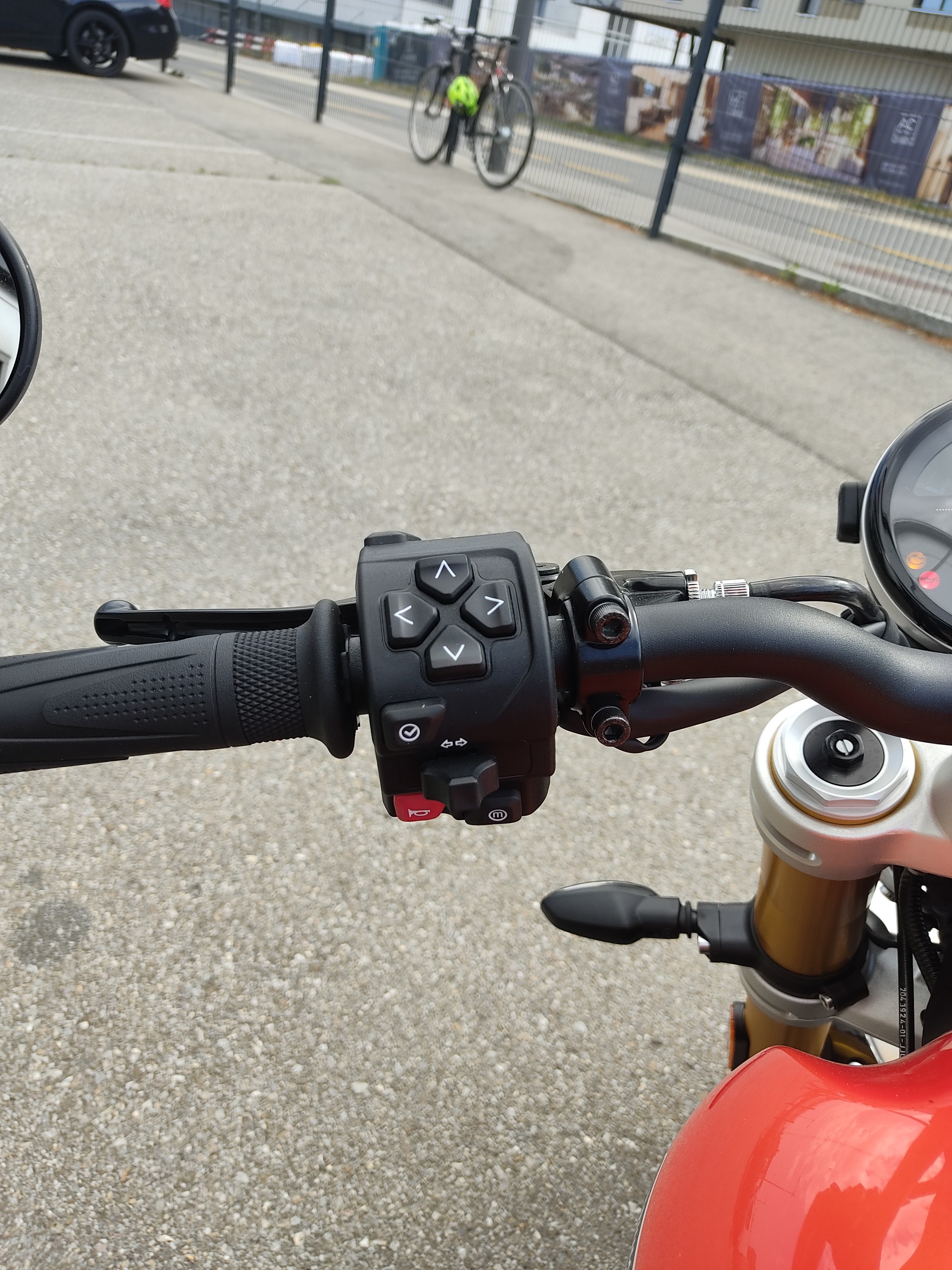 TRIUMPH Speed Twin 1200-image-9
