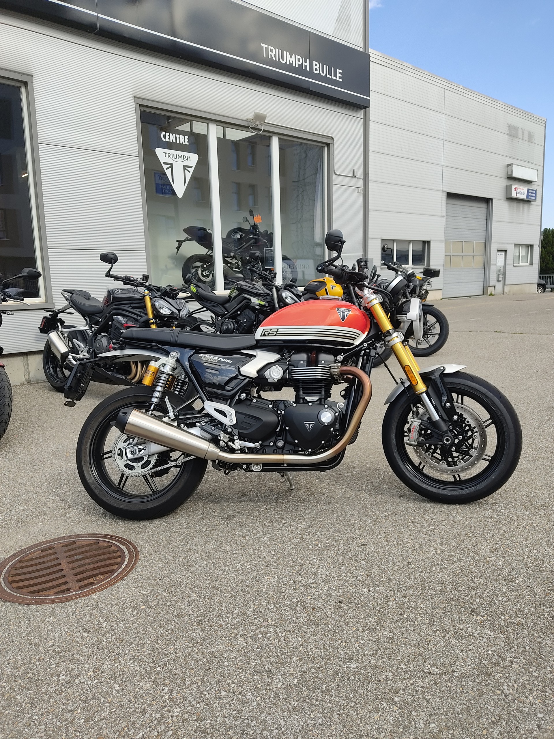 TRIUMPH Speed Twin 1200-showroom-element-1