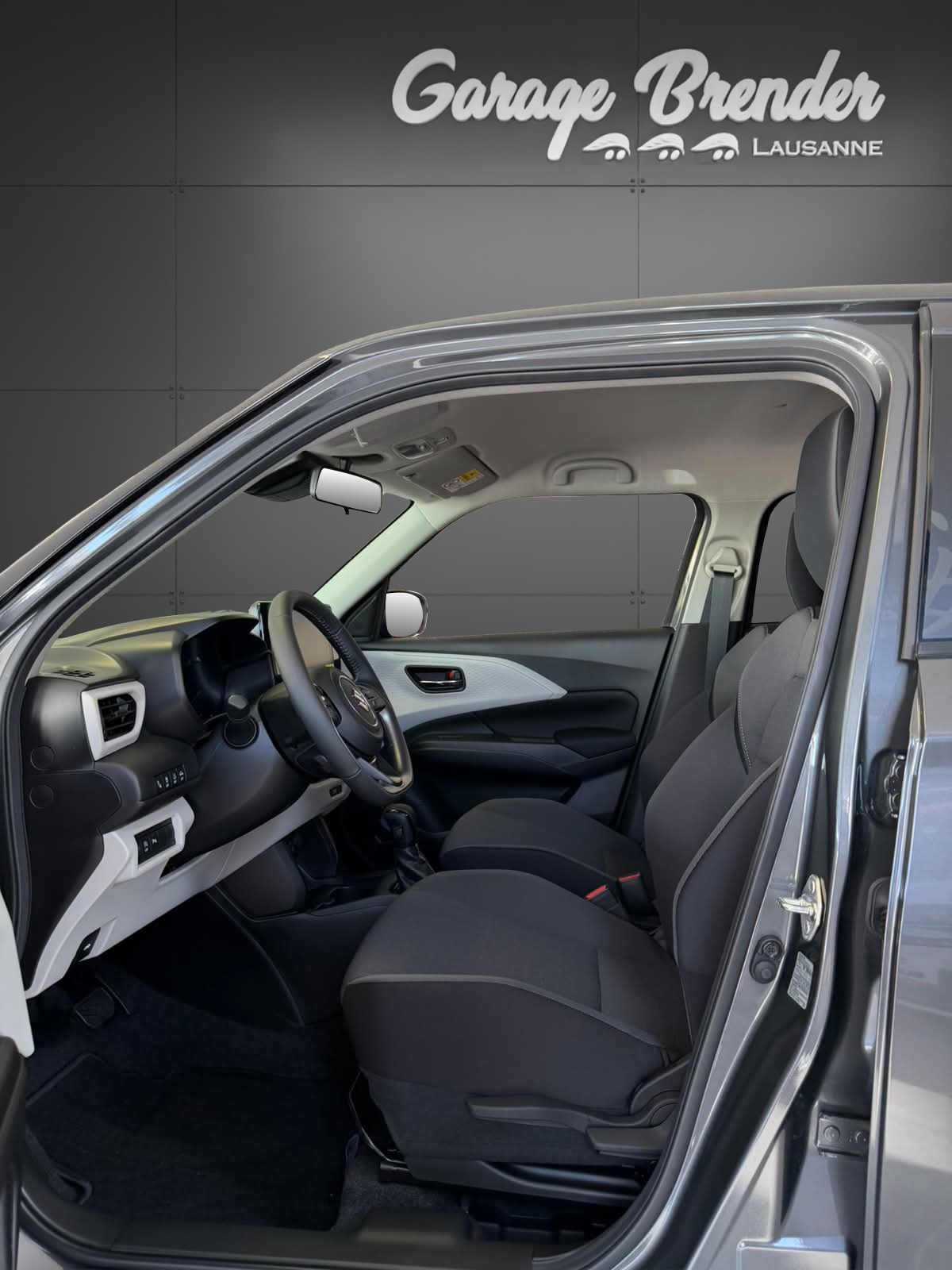 SUZUKI Swift 1.2 Sakura Hybrid-image-2