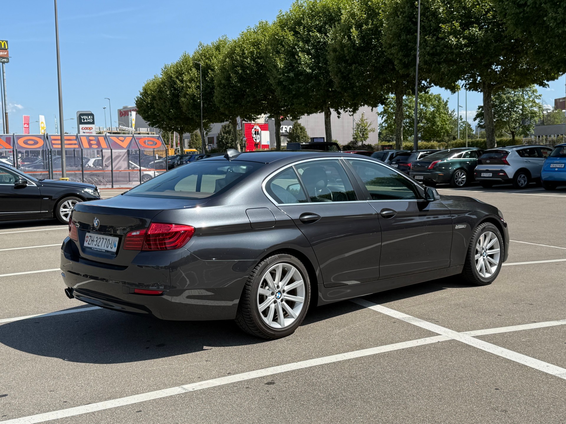 BMW 520d Luxury Line Steptronic-image-3