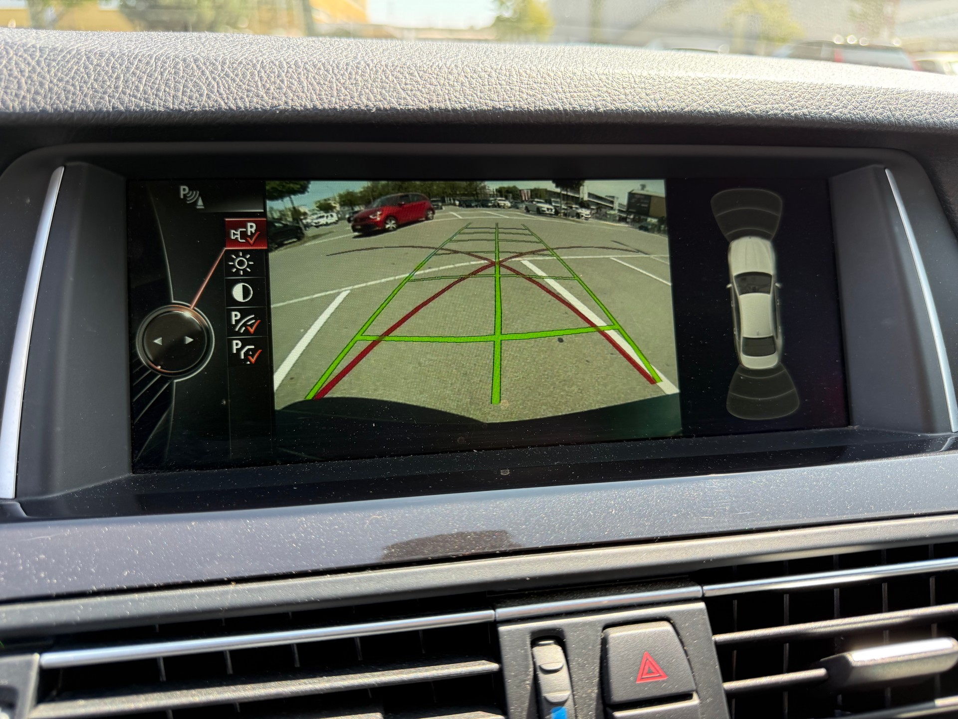 BMW 520d Luxury Line Steptronic-image-13