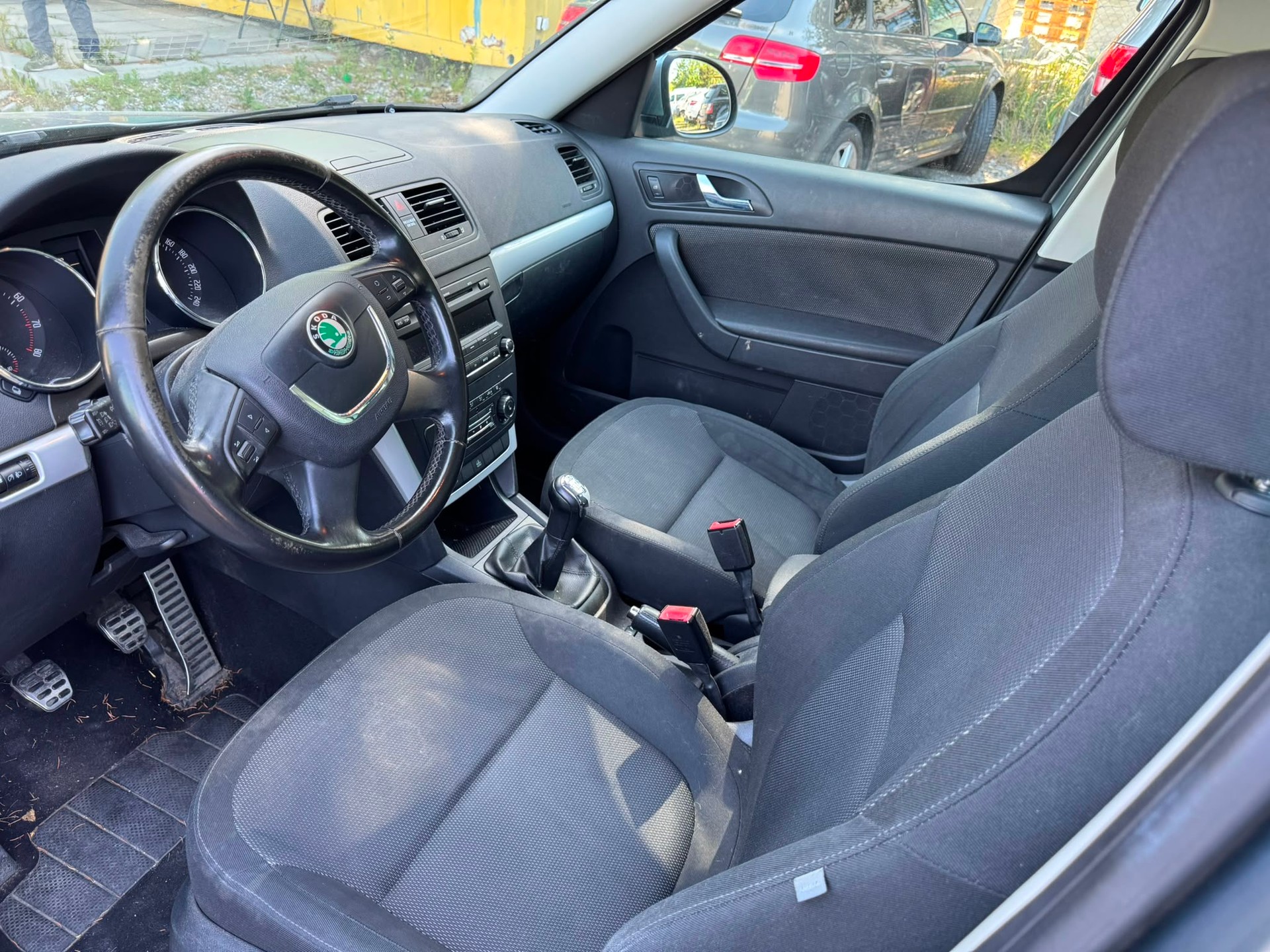 SKODA Yeti 1.8 TSI Clever 4x4-image-12