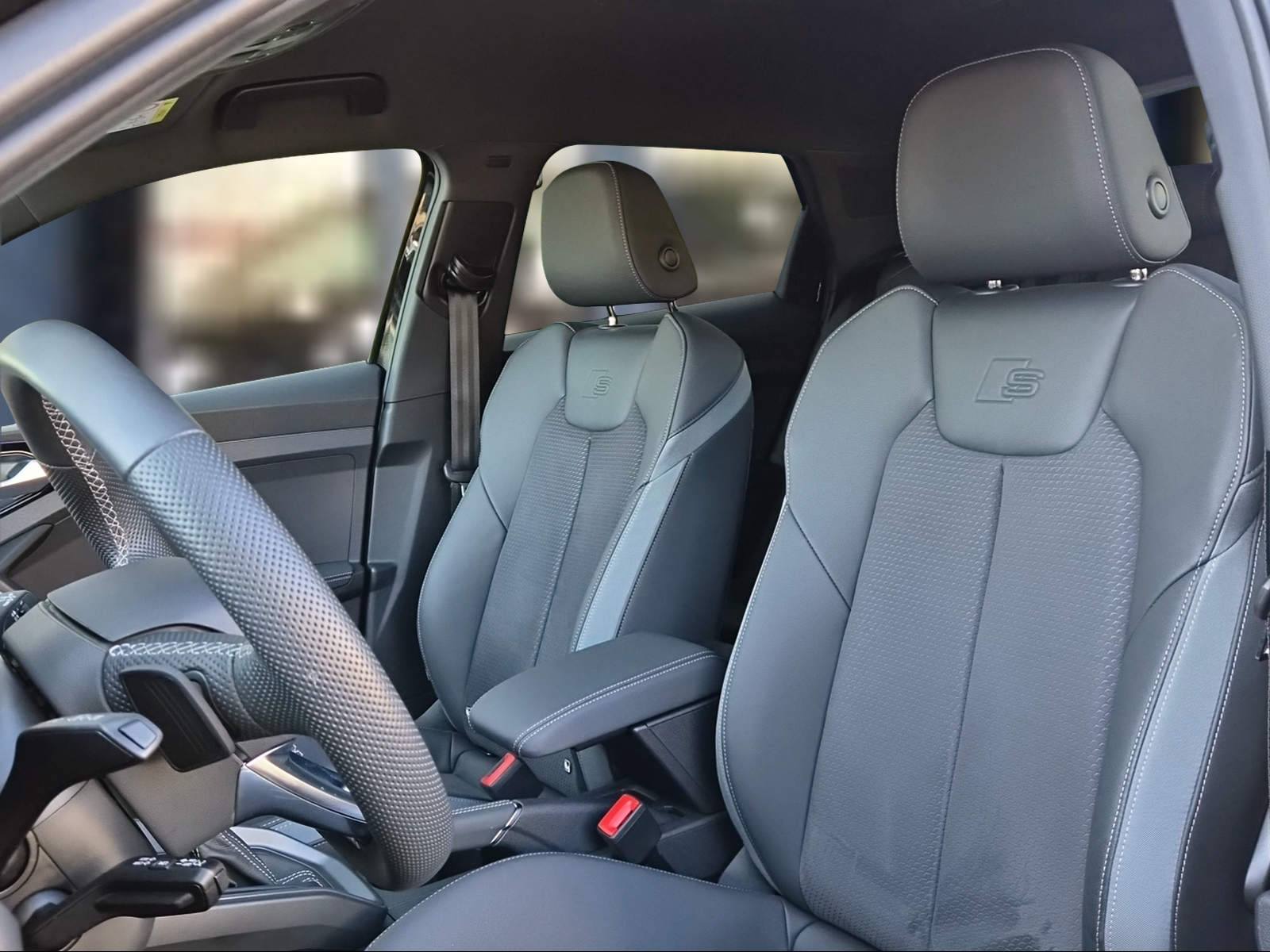 AUDI A1 Sportback 35 TFSI S Line S-tronic Mythosschwarz Metallic-image-7