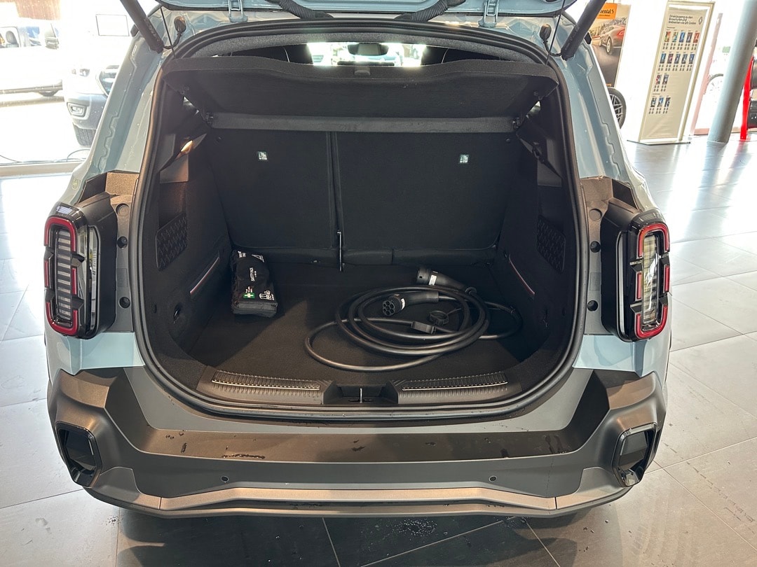 RENAULT R4 E-Tech Comfort Range 52 kWh Iconic-image-6