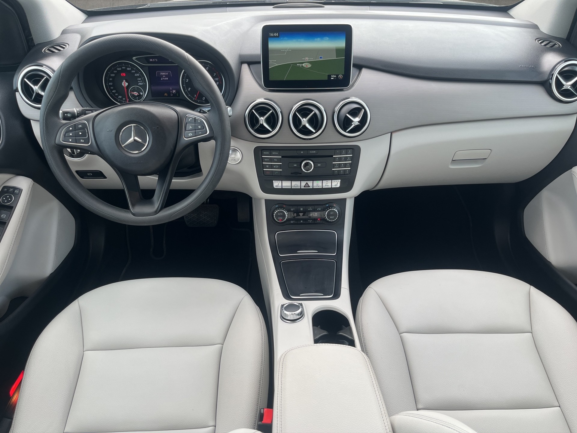 MERCEDES-BENZ B 250 4Matic 7G-DCT-image-8
