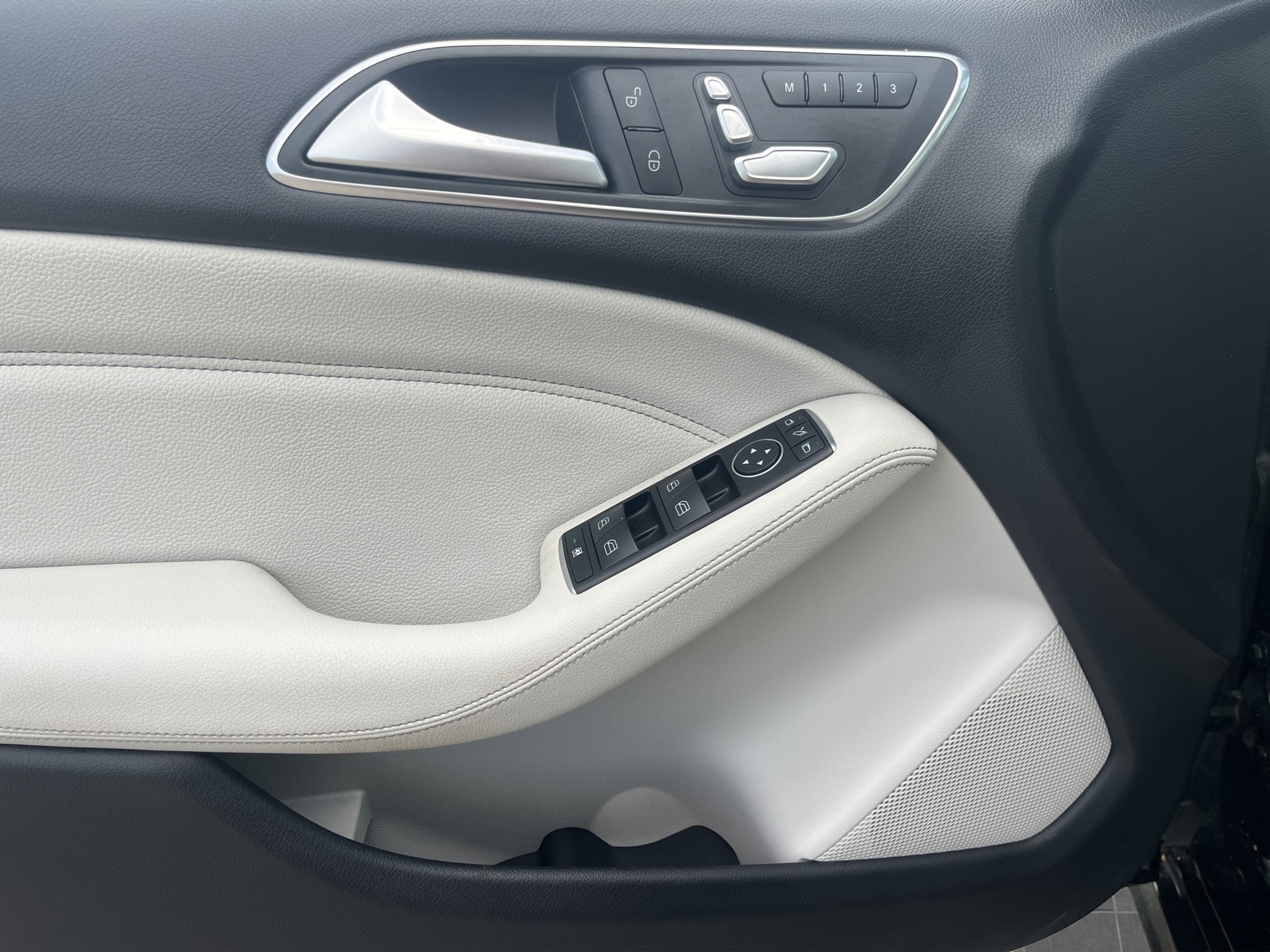 MERCEDES-BENZ B 250 4Matic 7G-DCT-image-15