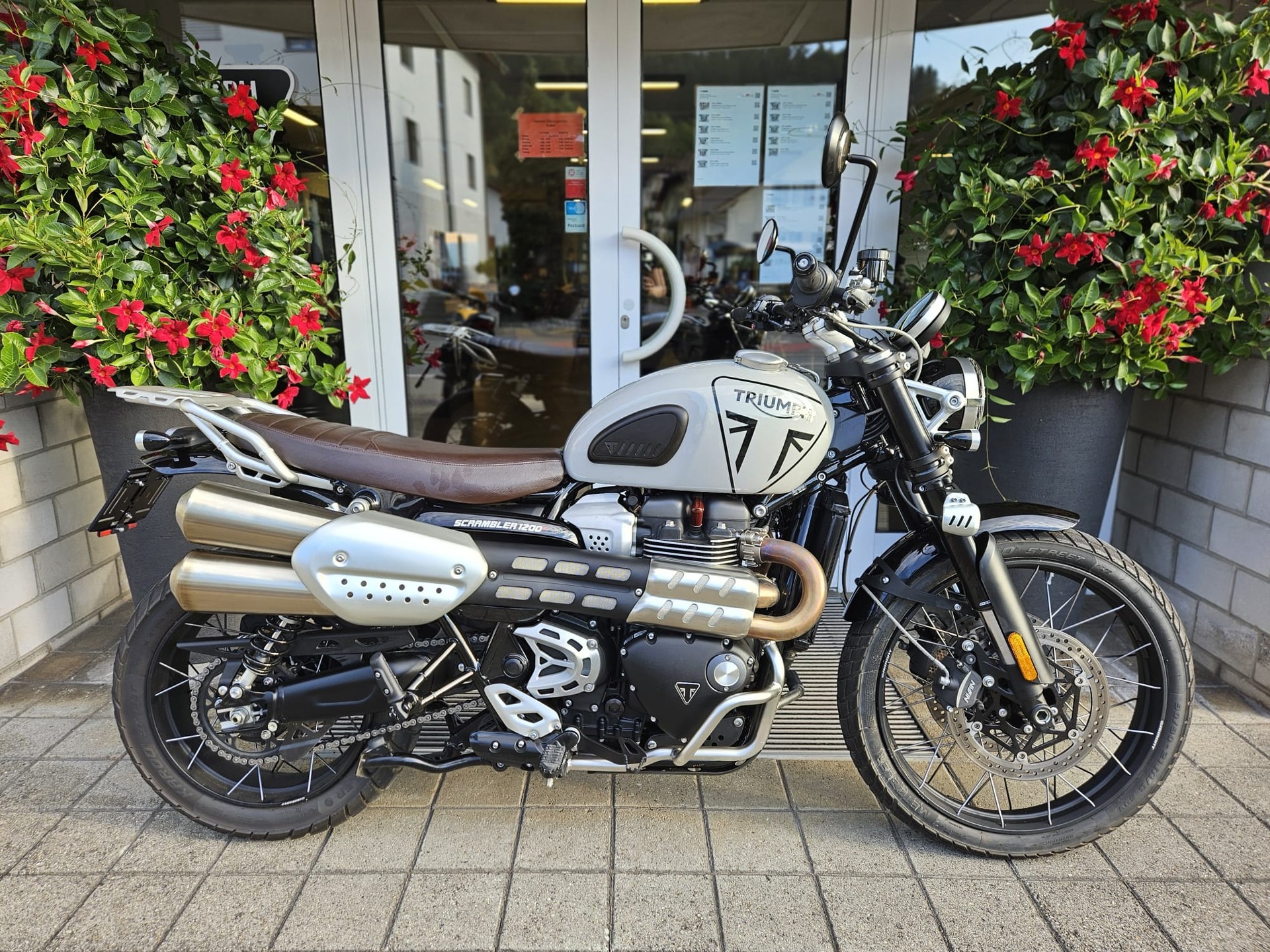TRIUMPH Scrambler 1200 X-showroom-element-1