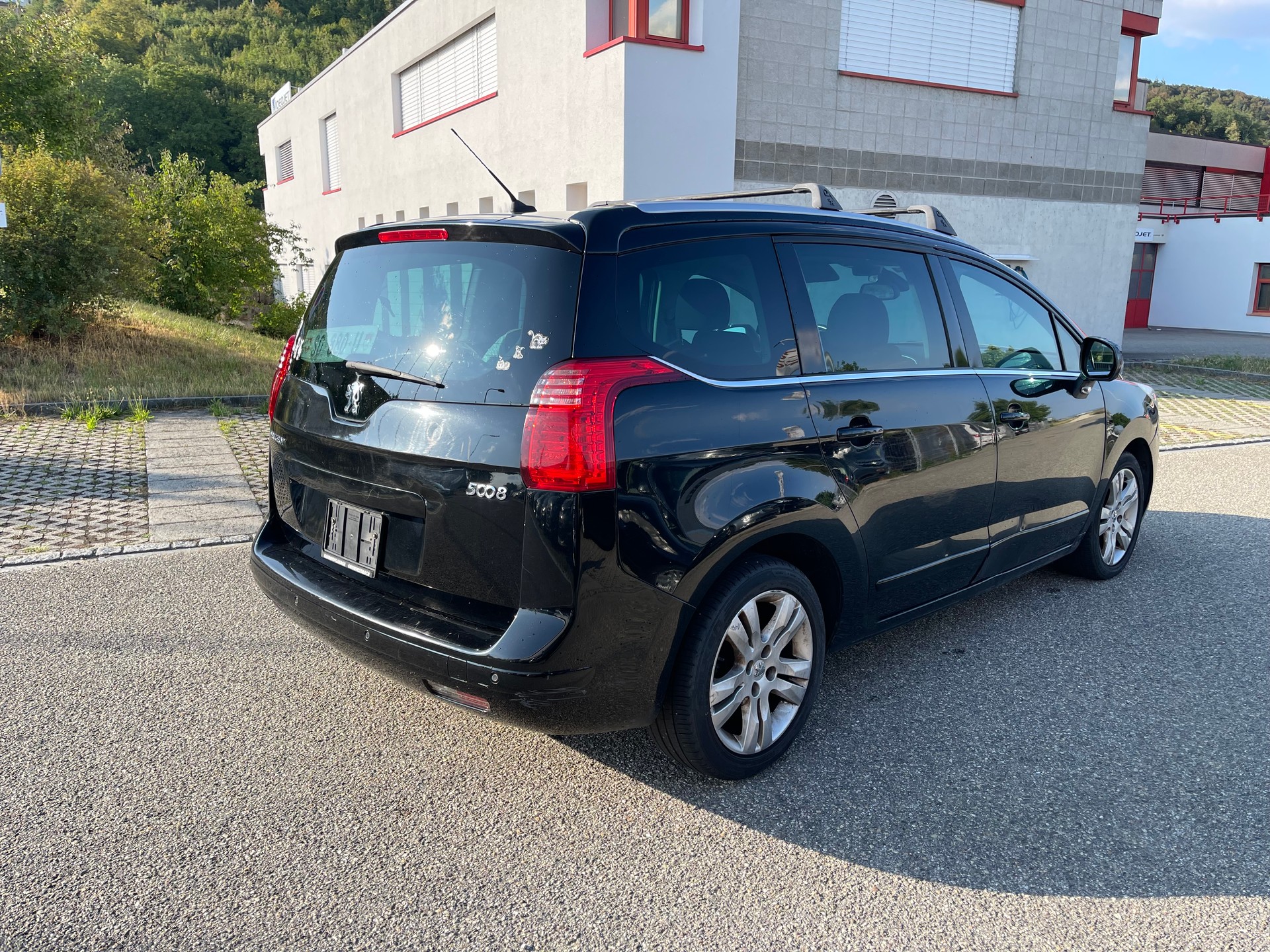 PEUGEOT 5008 2.0 HDI Business Automatic-image-3