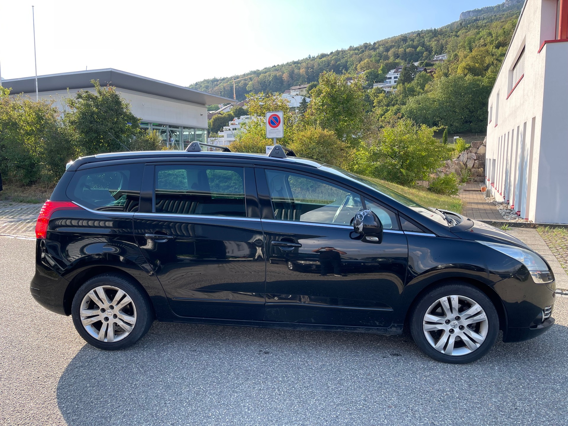 PEUGEOT 5008 2.0 HDI Business Automatic-image-6