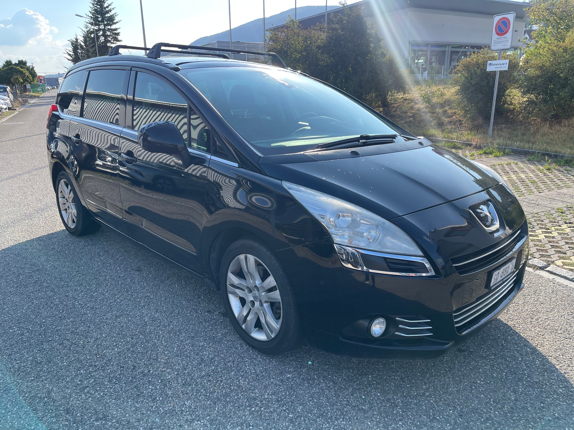 PEUGEOT 5008 2.0 HDI Business Automatic-image-2