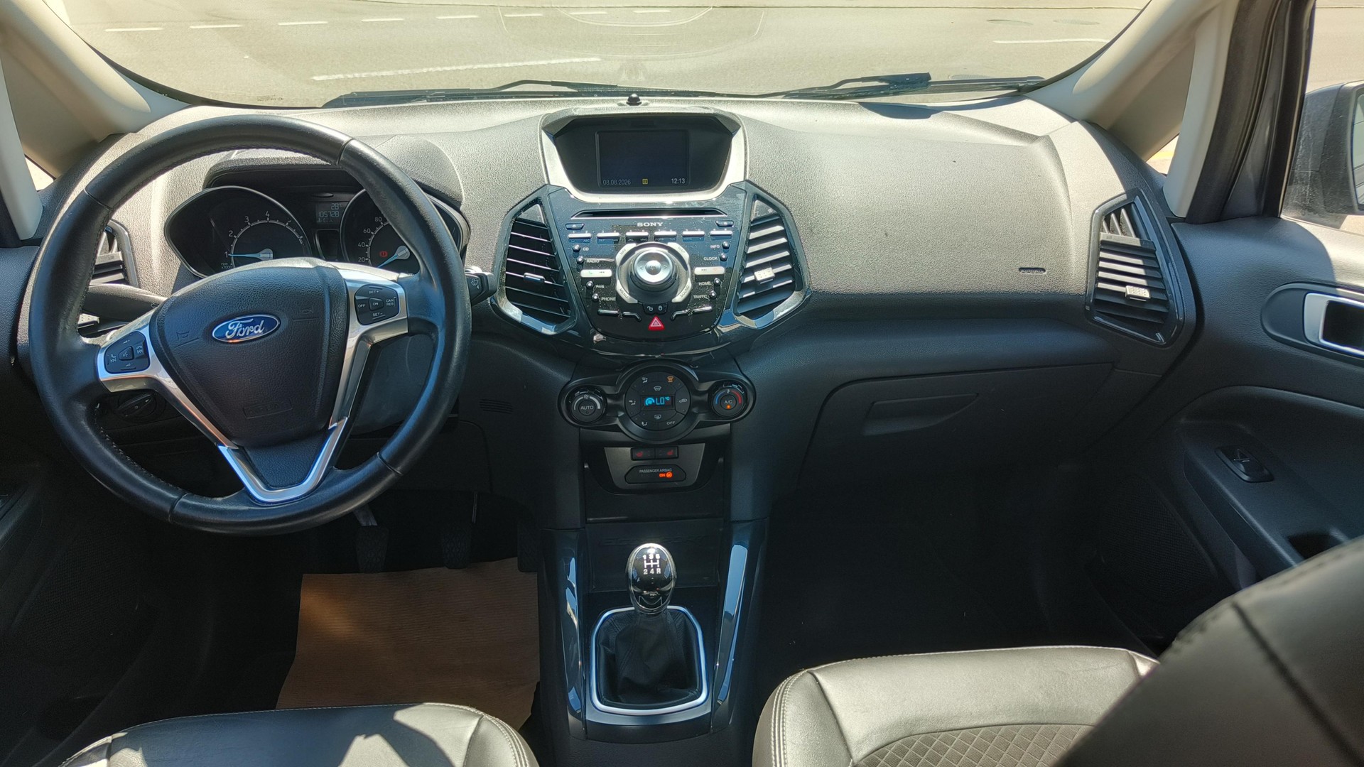 FORD EcoSport 1.0 SCTi Titanium-image-10