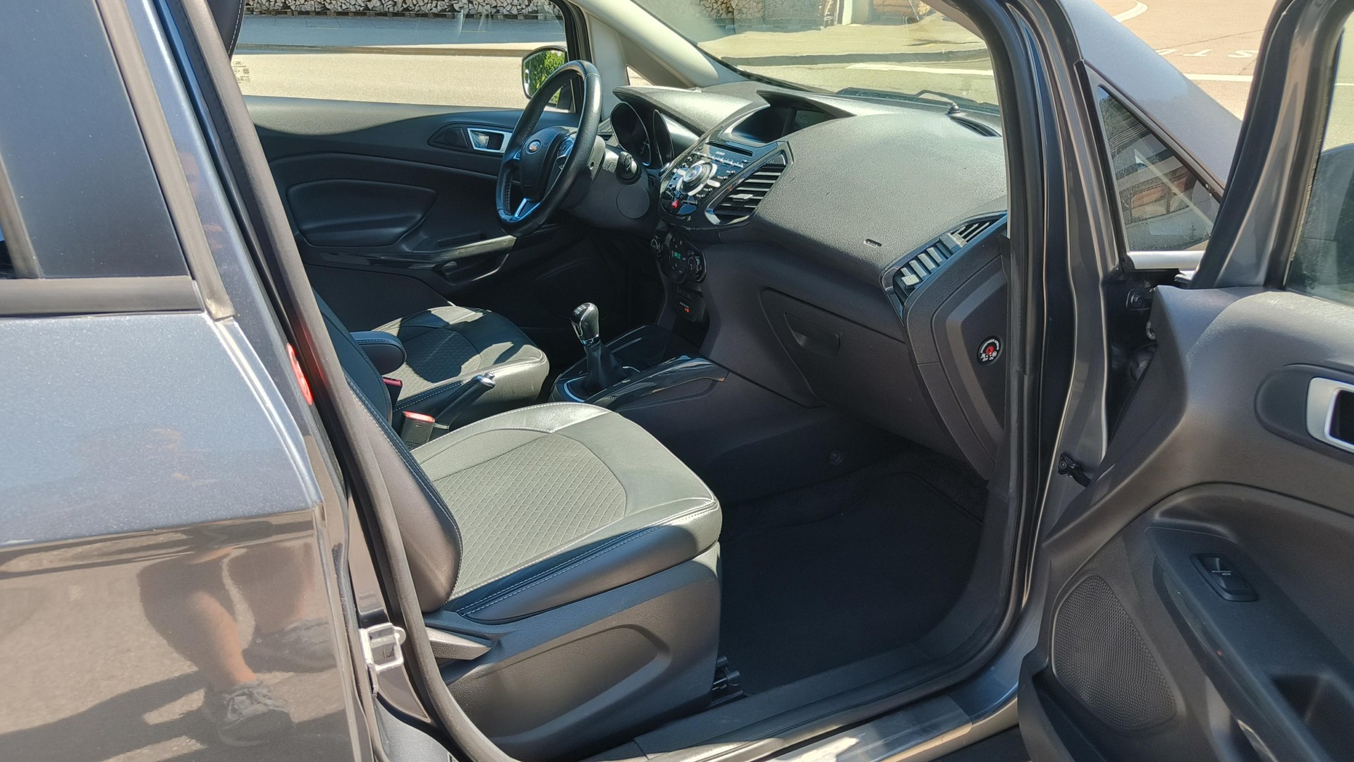 FORD EcoSport 1.0 SCTi Titanium-image-7