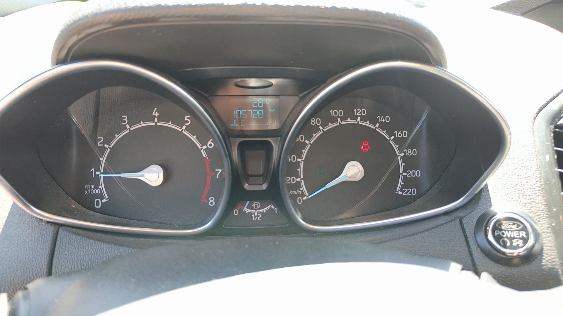 FORD EcoSport 1.0 SCTi Titanium-image-12