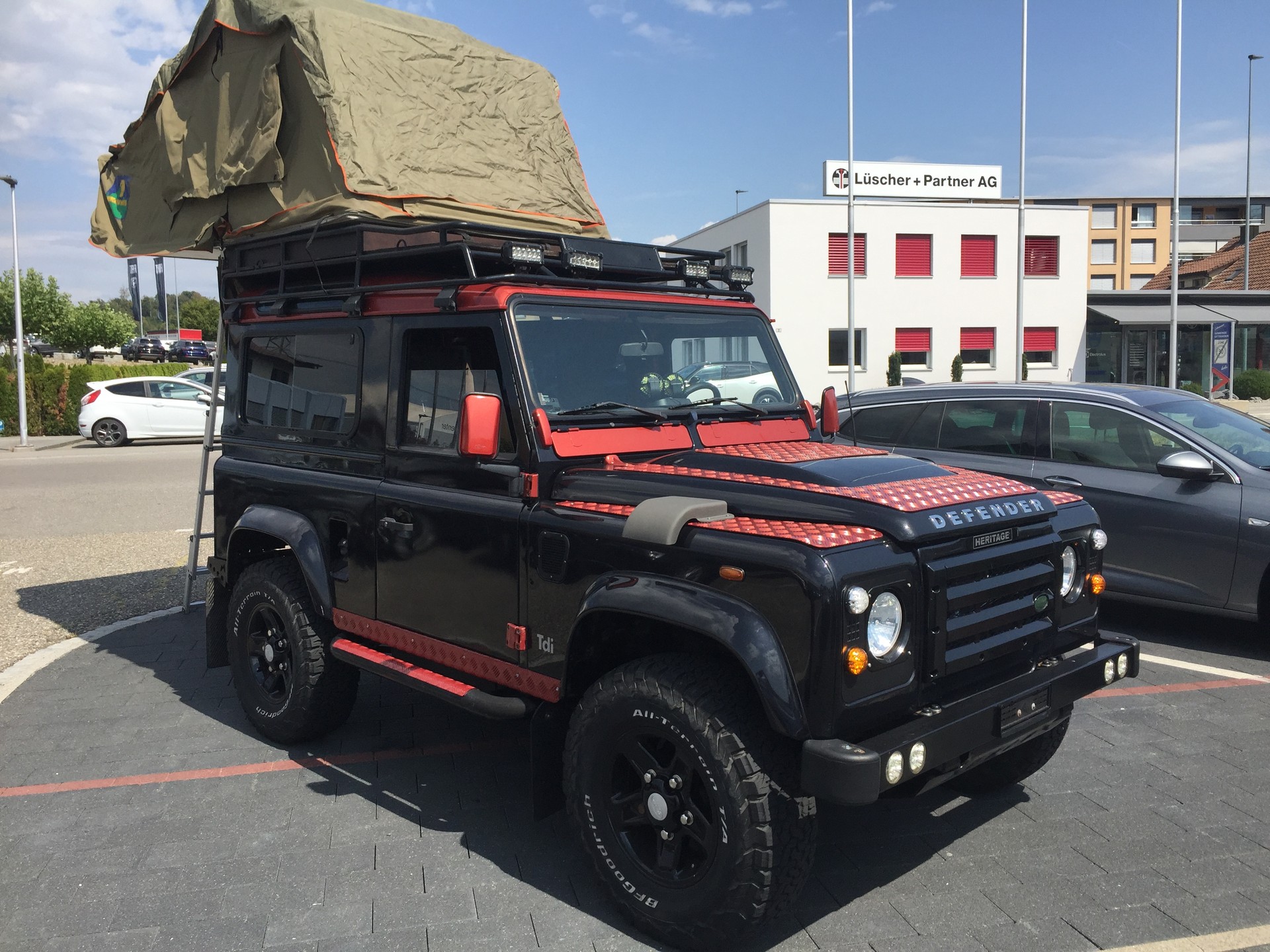 LAND ROVER Defender 90 SW 2.5 TDi-image-2