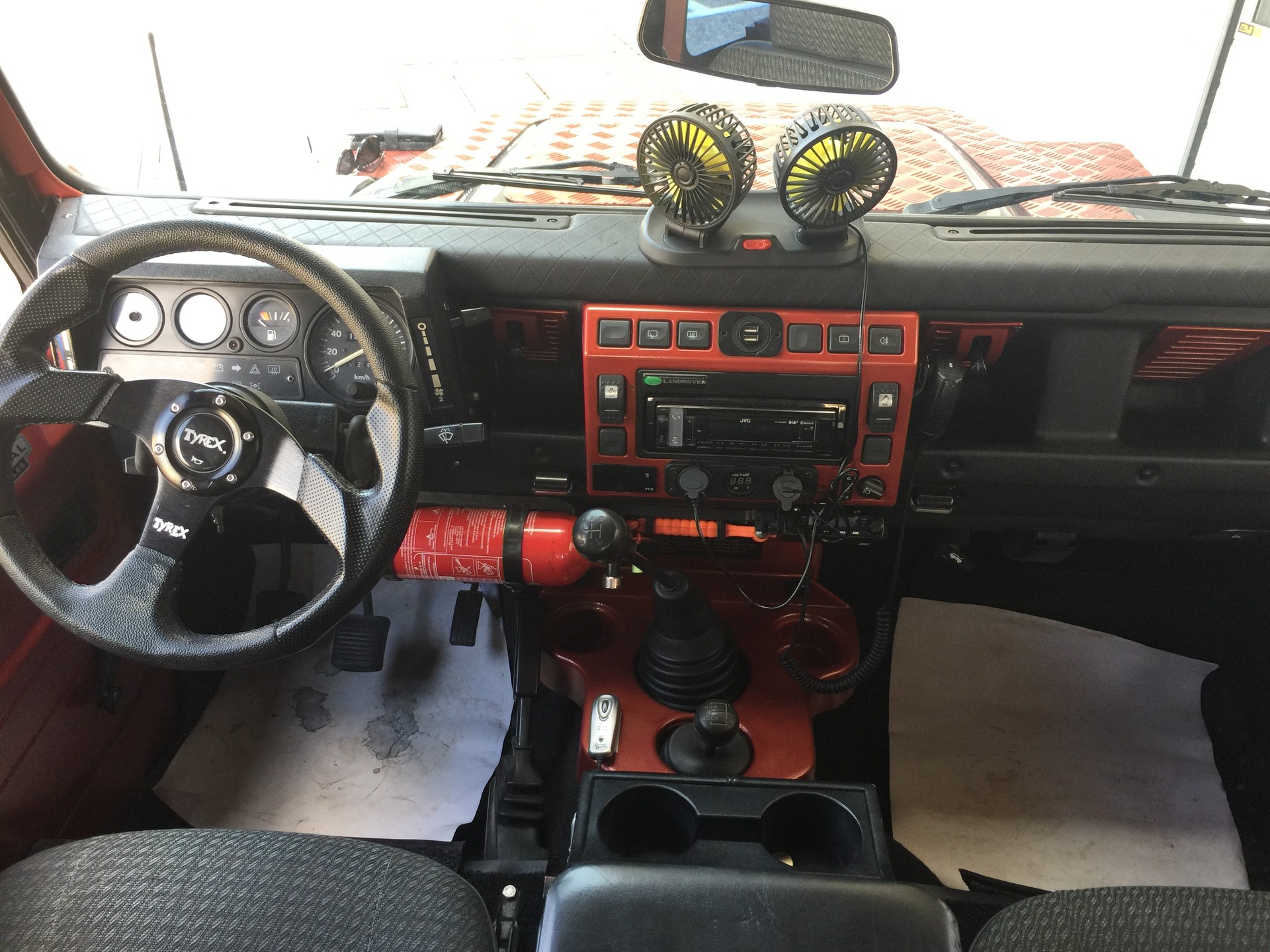 LAND ROVER Defender 90 SW 2.5 TDi-image-13