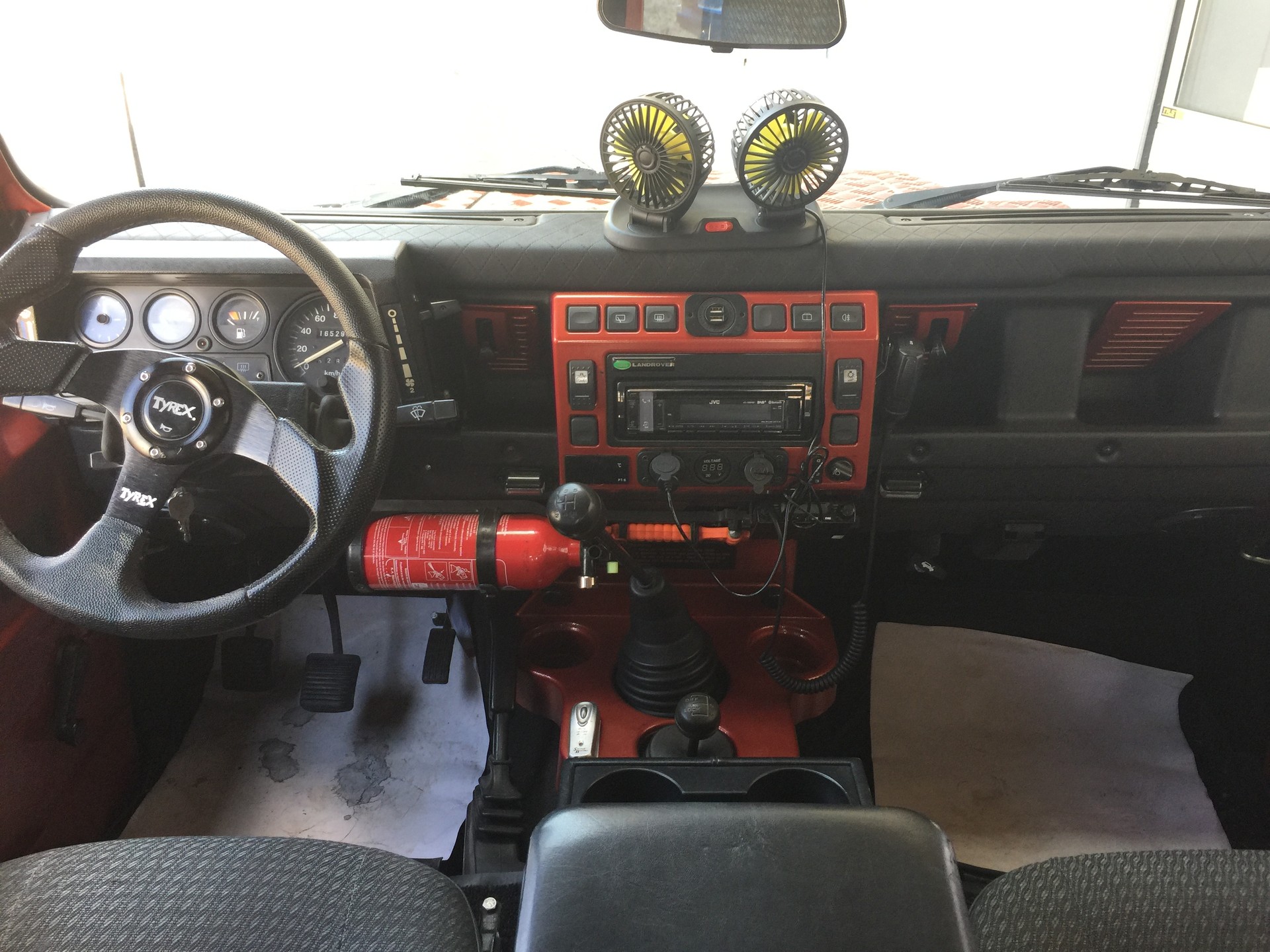 LAND ROVER Defender 90 SW 2.5 TDi-image-11