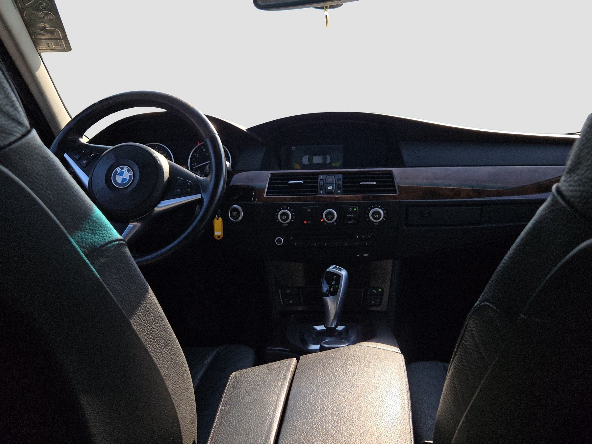 BMW 530i Steptronic-image-10