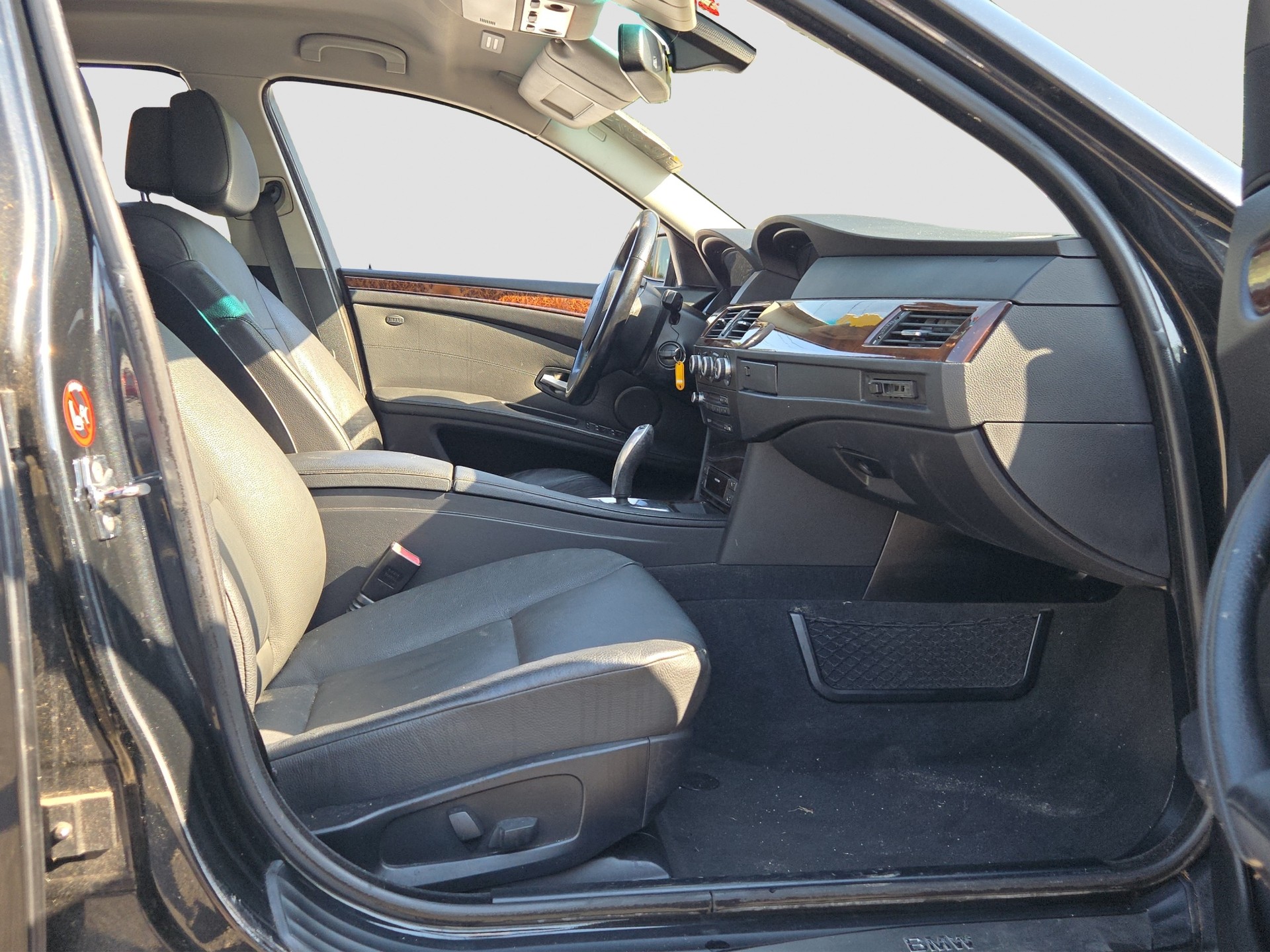 BMW 530i Steptronic-image-13